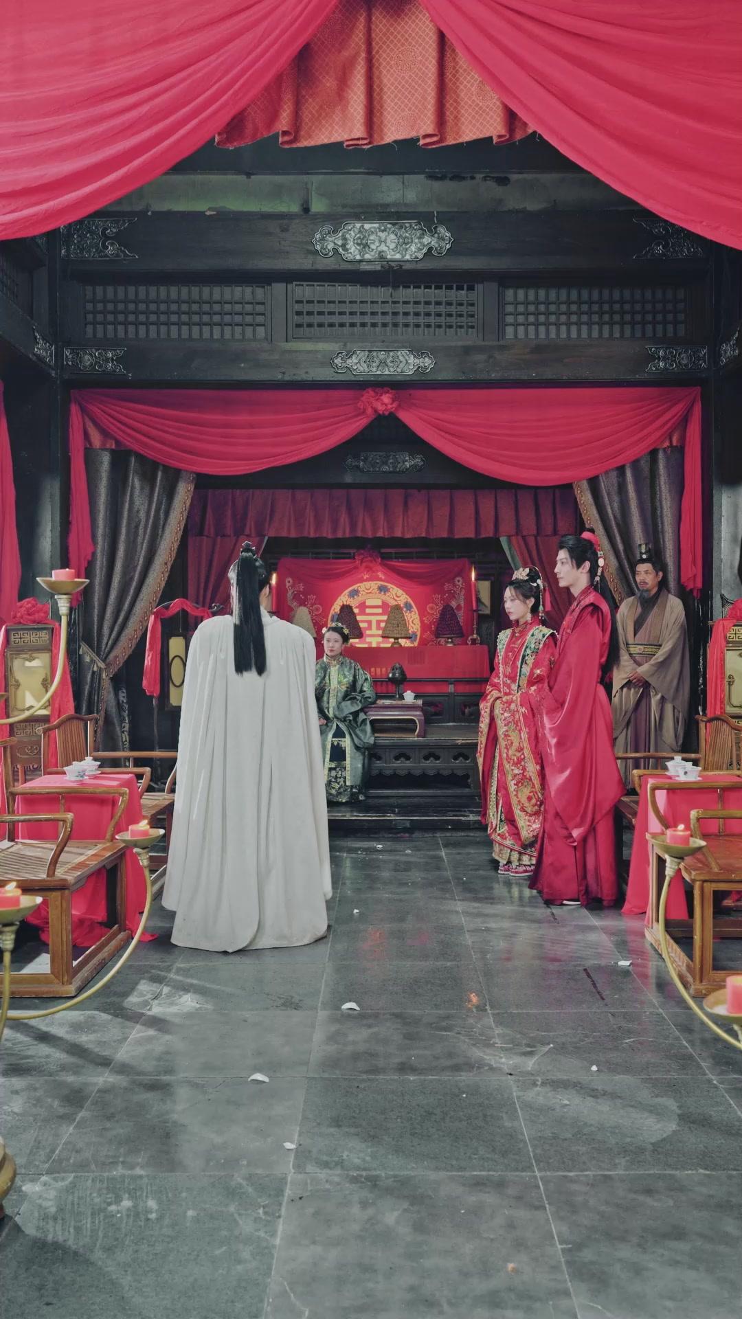 Ferro e Rossa: Il Destino del Regno