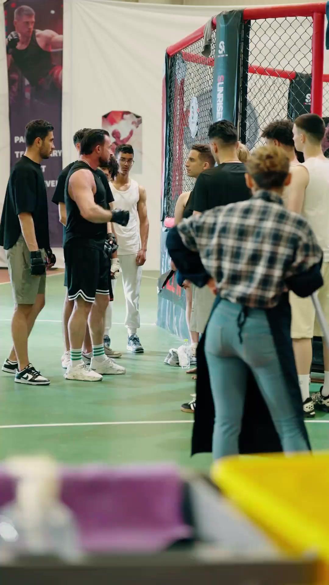 (Dublagem)Punhos de Vingança: Ela & Ele