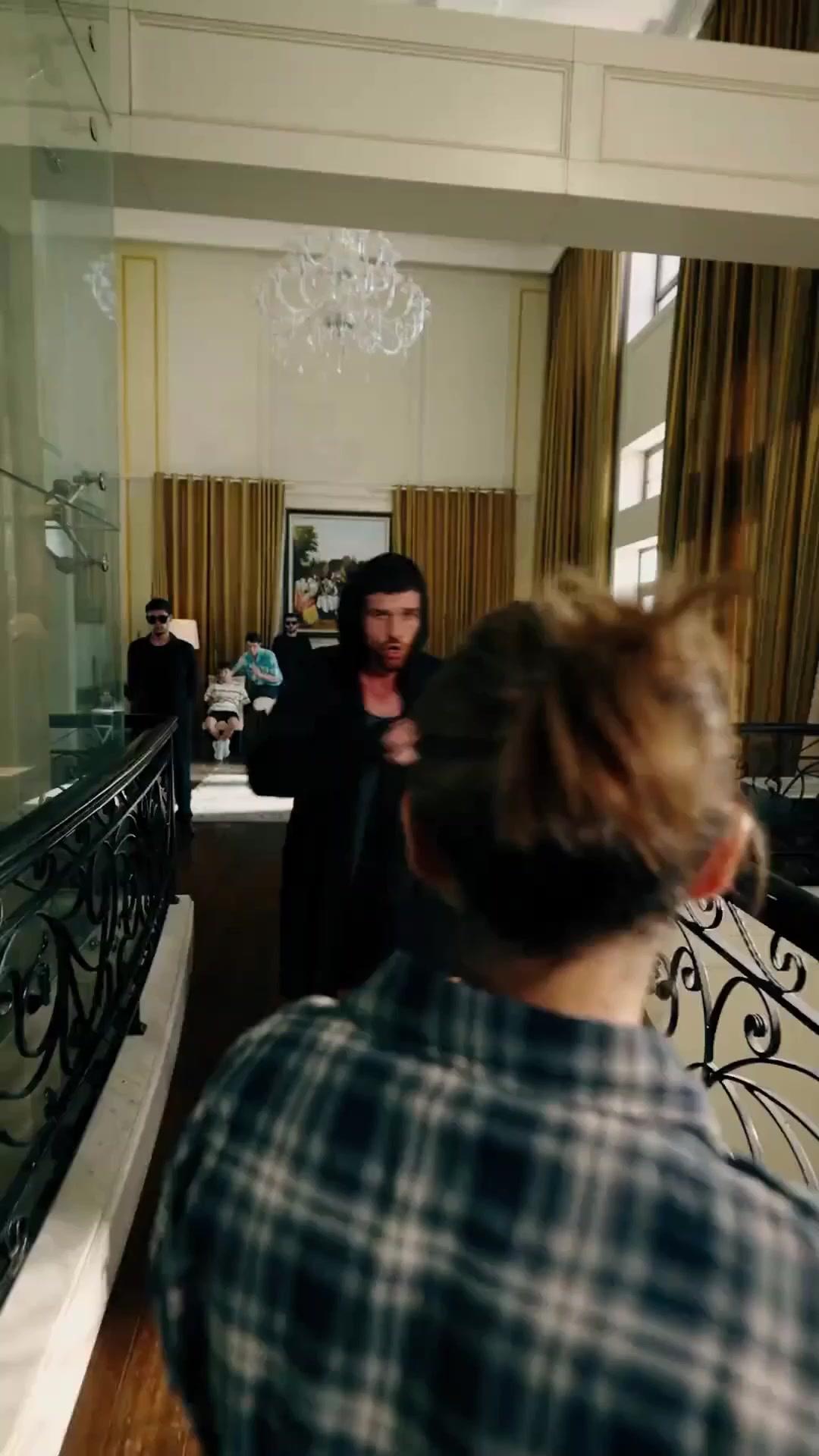 (Doblado) Los puños del engaño