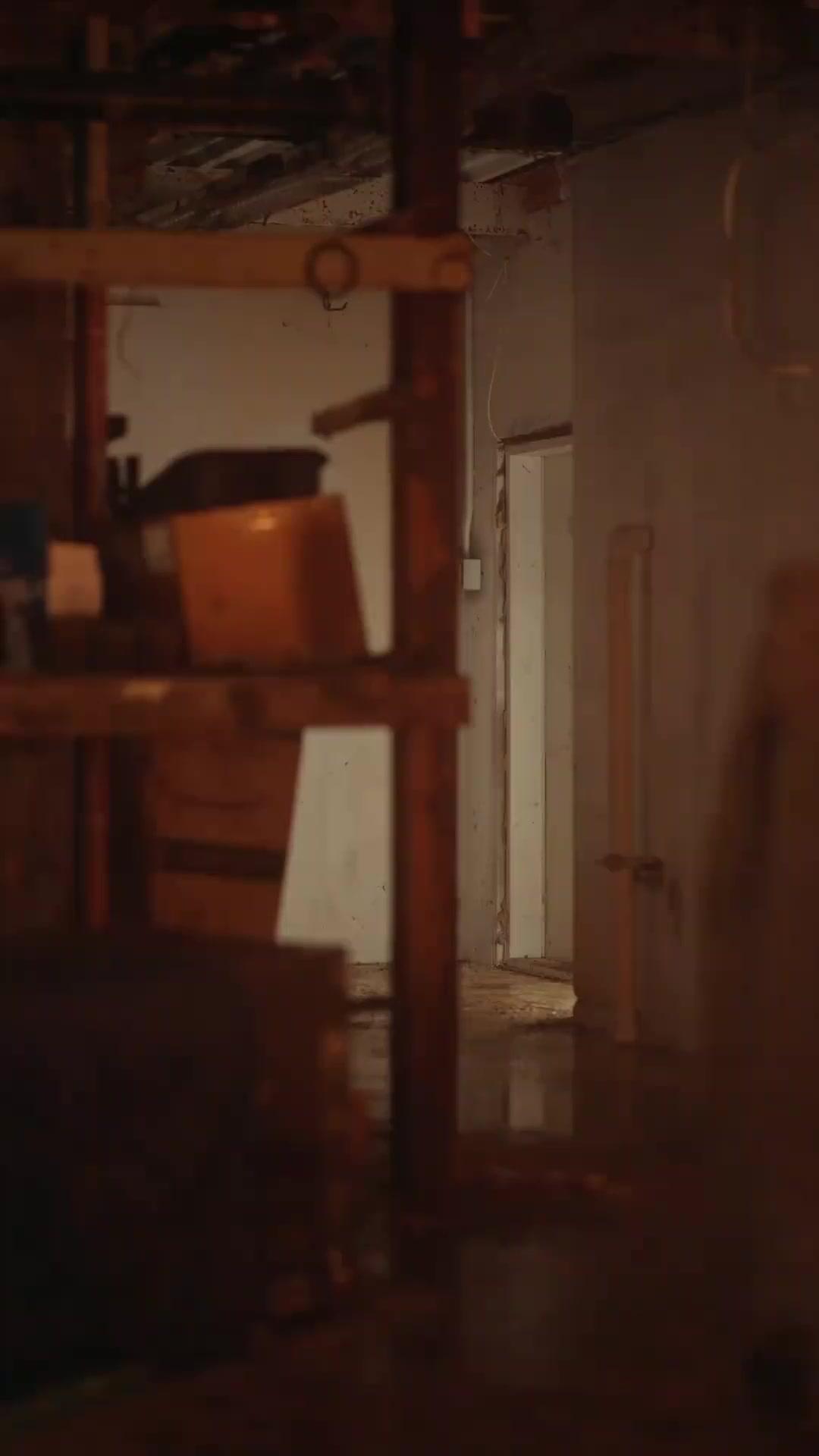 RÉVEILLE-TOI, PAPA ! MAMAN EST À L'AGONIE