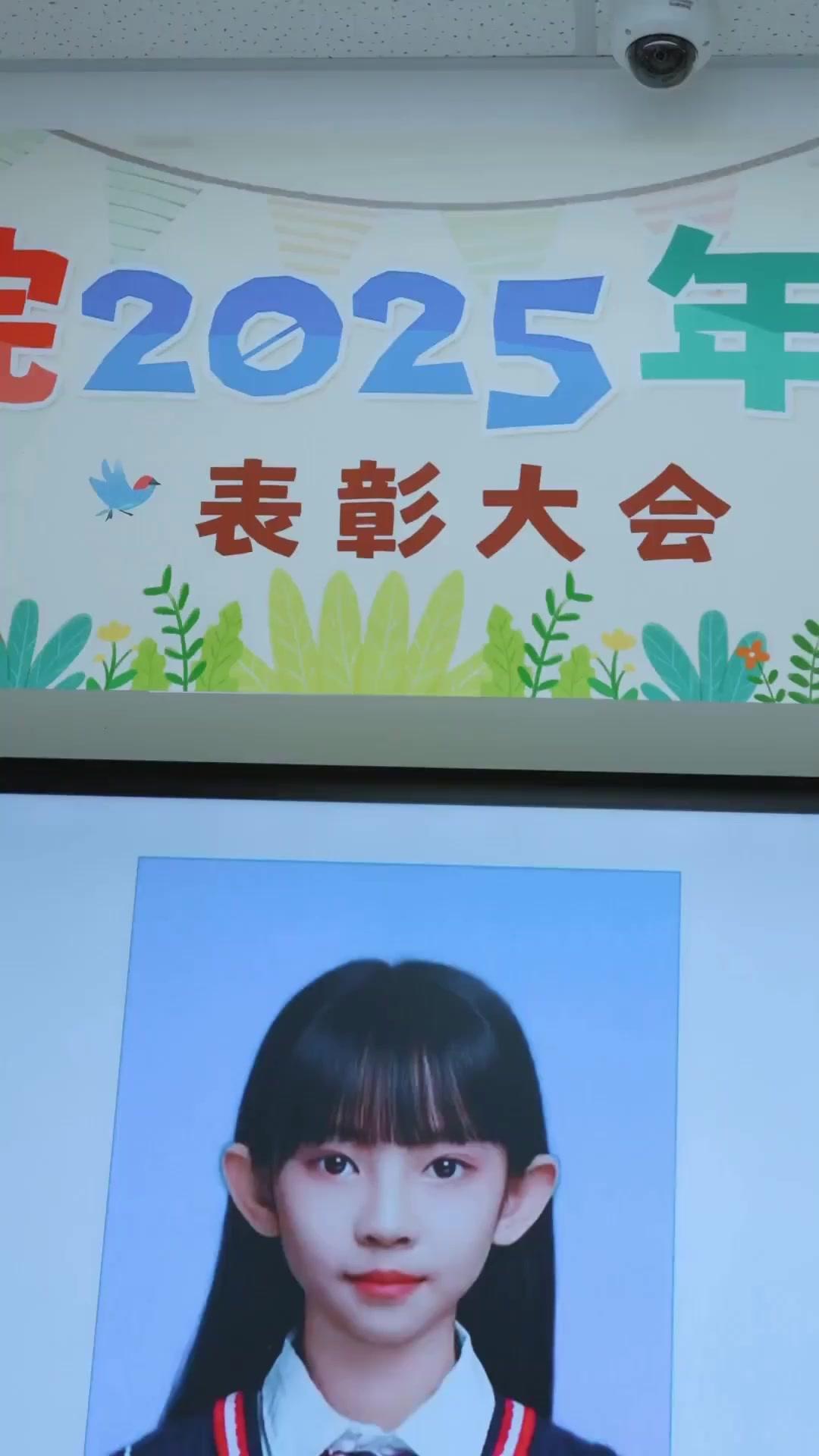 (Doublage) MA MÈRE REVIENT, TREMBLEZ