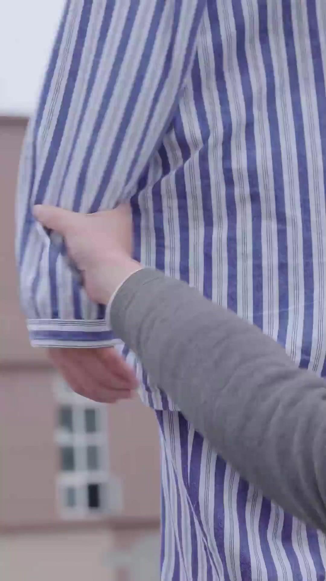 Jemand auf der Welt liebt dich