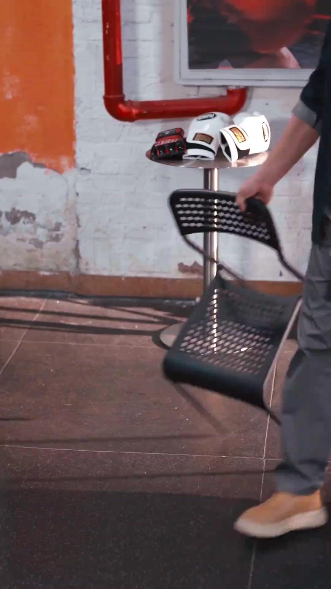 OMG! The Boxer King is Back!