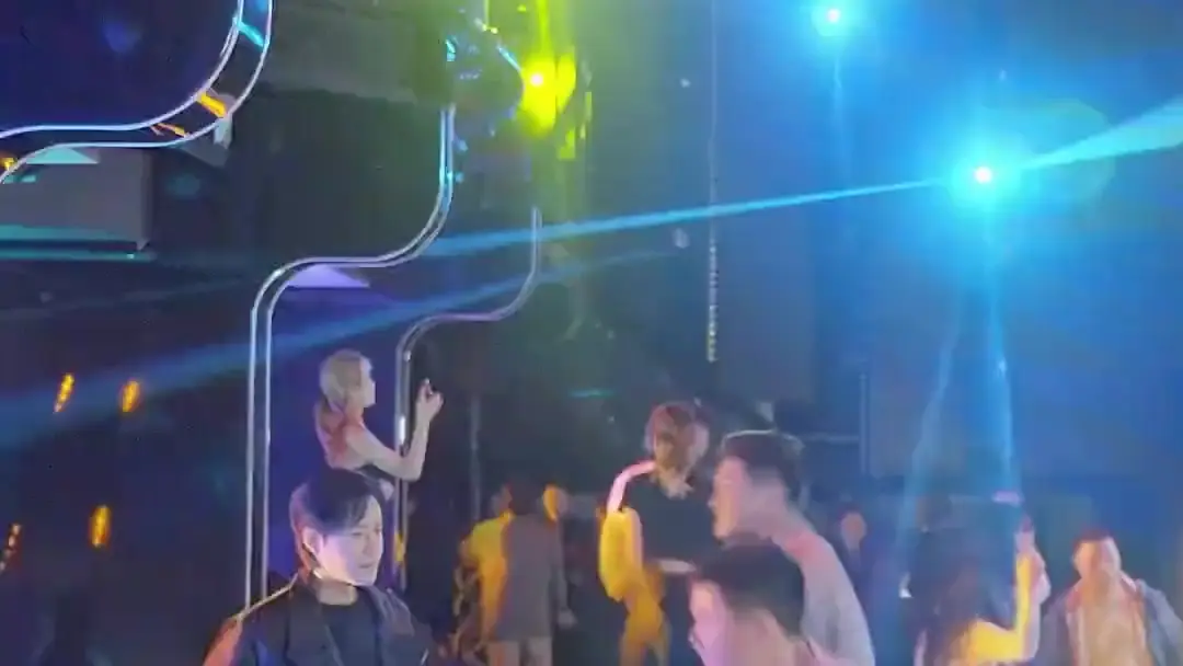 (Sulih Suara) Makin Boros, Rezeki Malah Lancar: Pertarungan Ego di Klub Malam yang Tak Berakhir