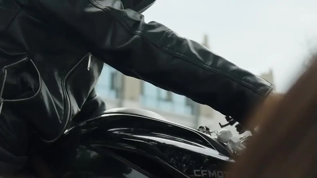 Reborn, I Captured My Ex's Uncle: The Coffee Cup That Held a Secret