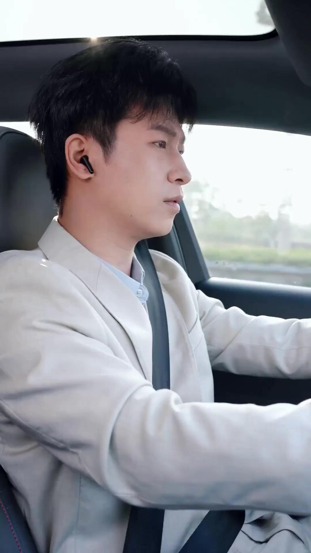 (Doblado) La hija invisible