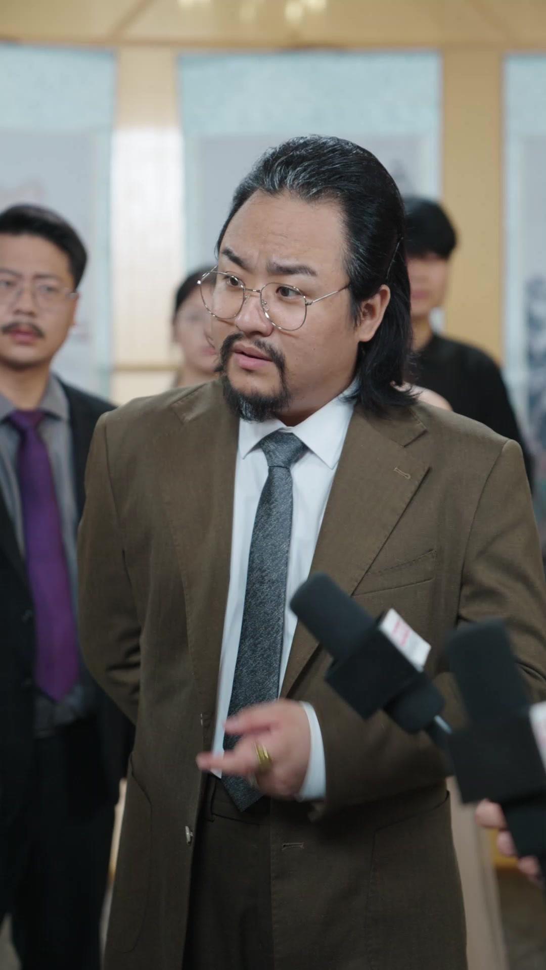 Putri Sah Robek Anak Haram Ayahnya