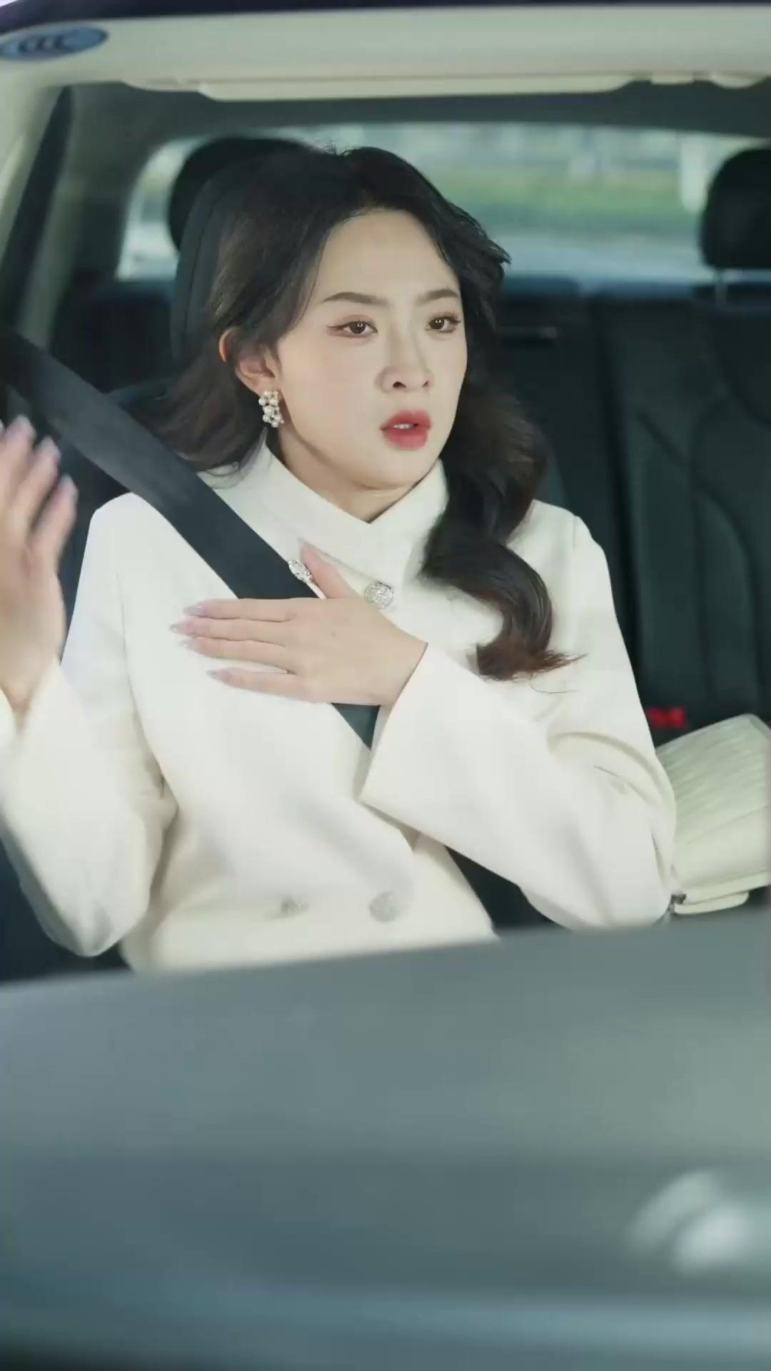 Runtuhnya Sandiwara Adikku