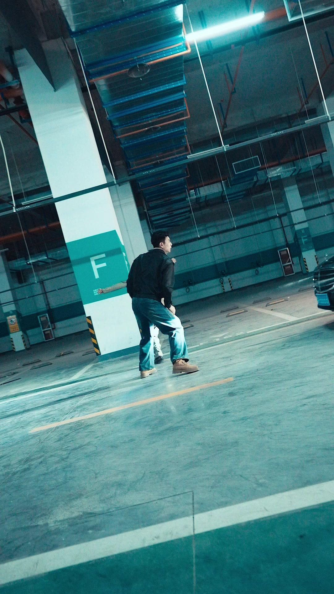 義薄雲天江湖路