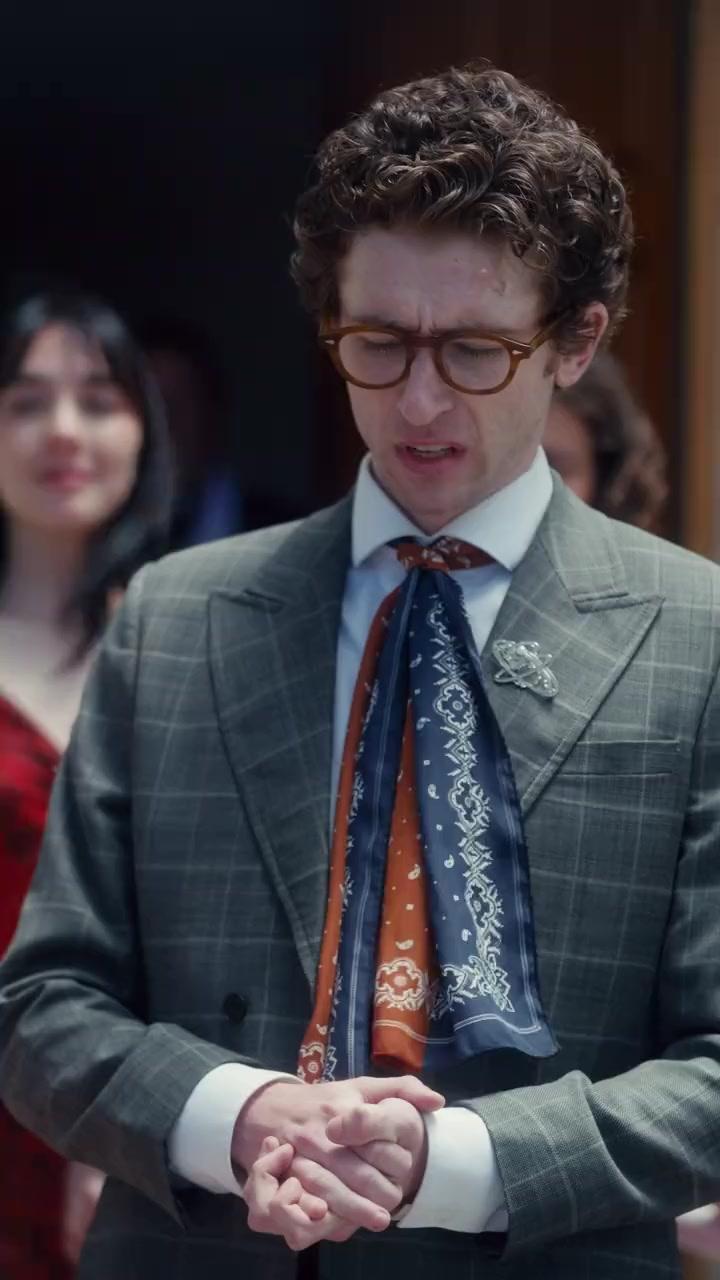 After Switched Fiancé, I Married a Mafia Boss