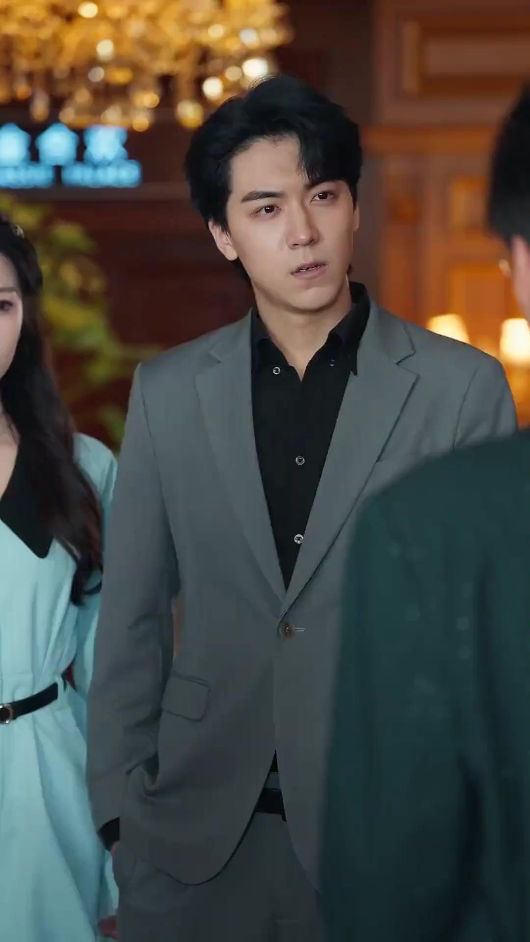 (Dubbed)Her Ex Is a Tech Tycoon