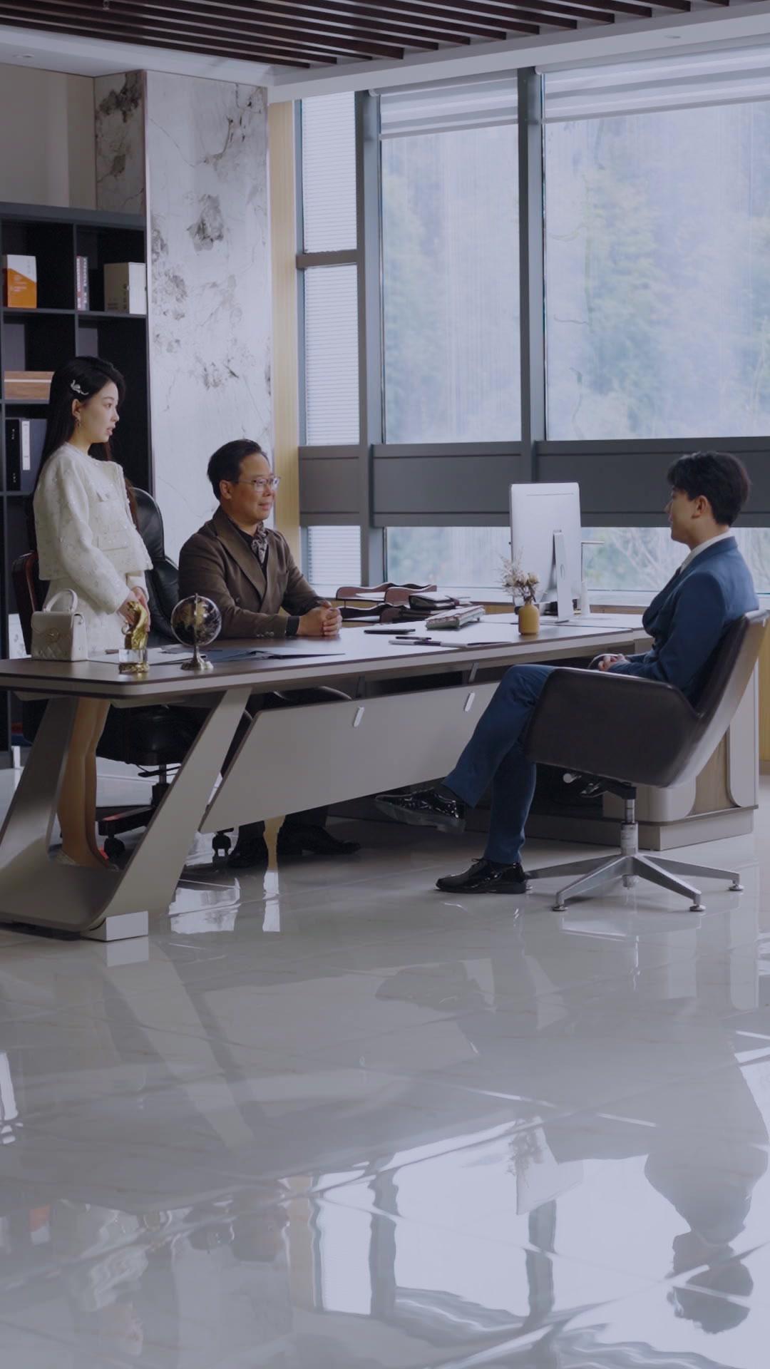 Intrigas bajo la máscara tierna