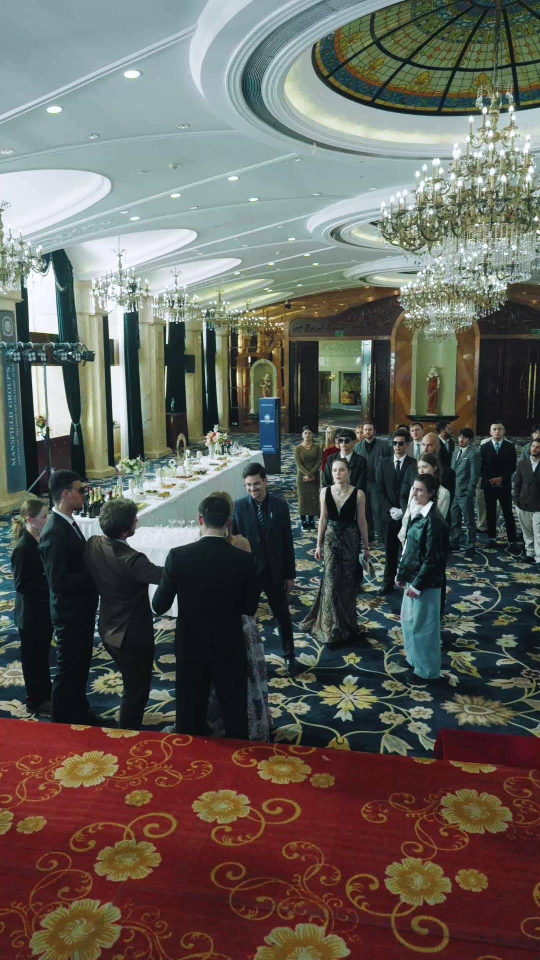 King Returns on Christmas Eve