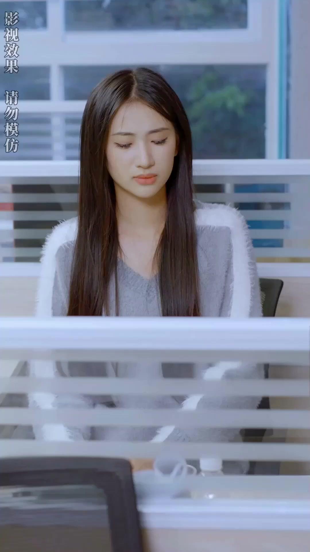 زوجي مدللني بجنون