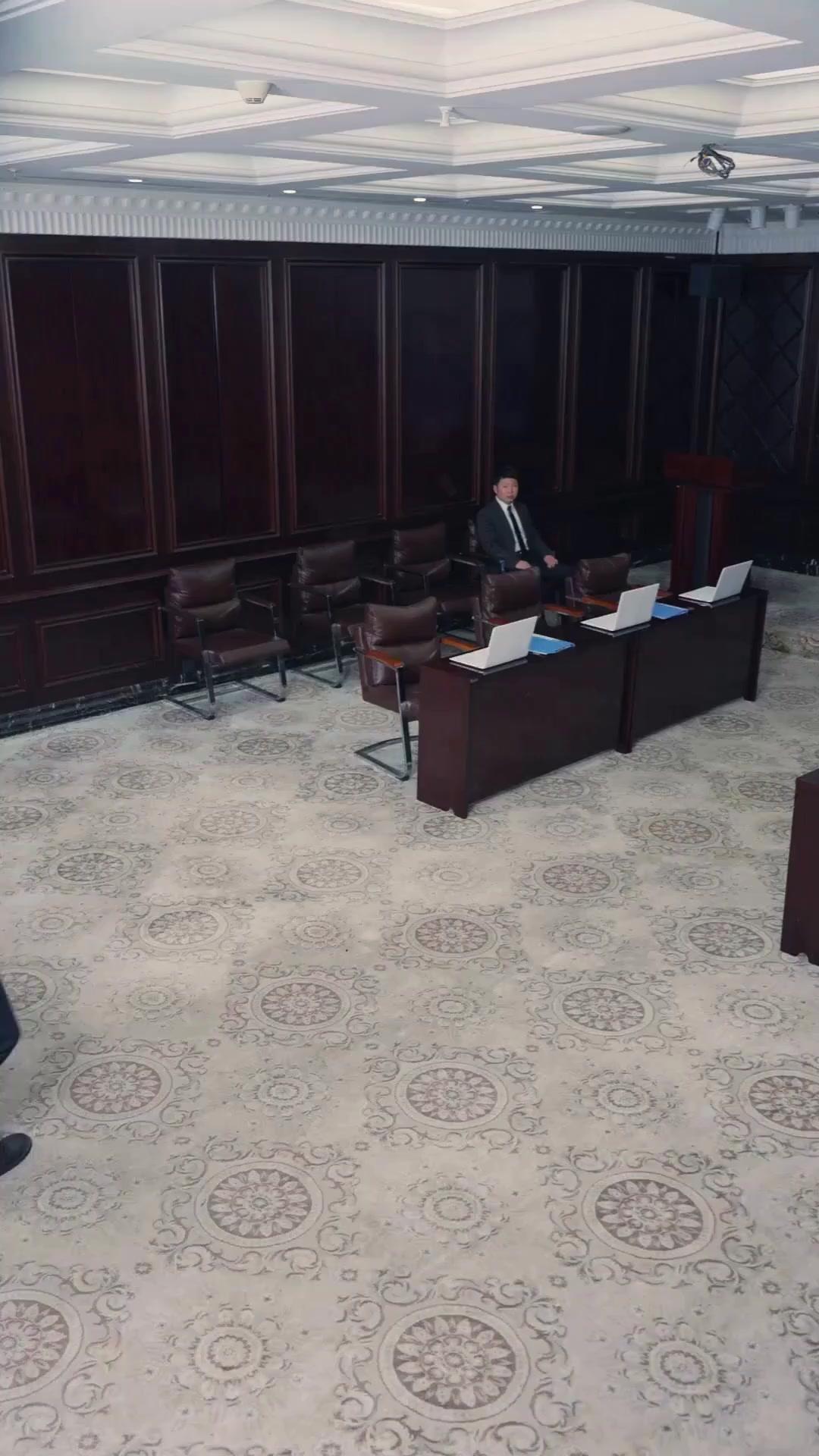 (Dublajlı)Sahte Zengin Kız, Gerçek Kraliçe