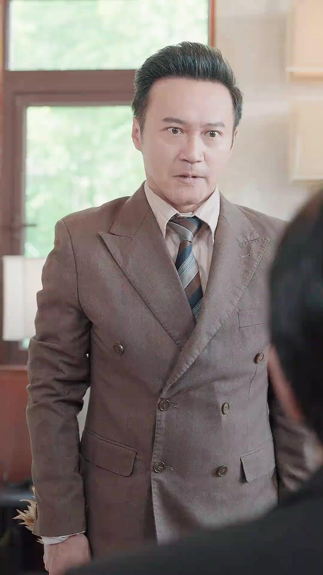 Tình Sâu Trăng Cạn