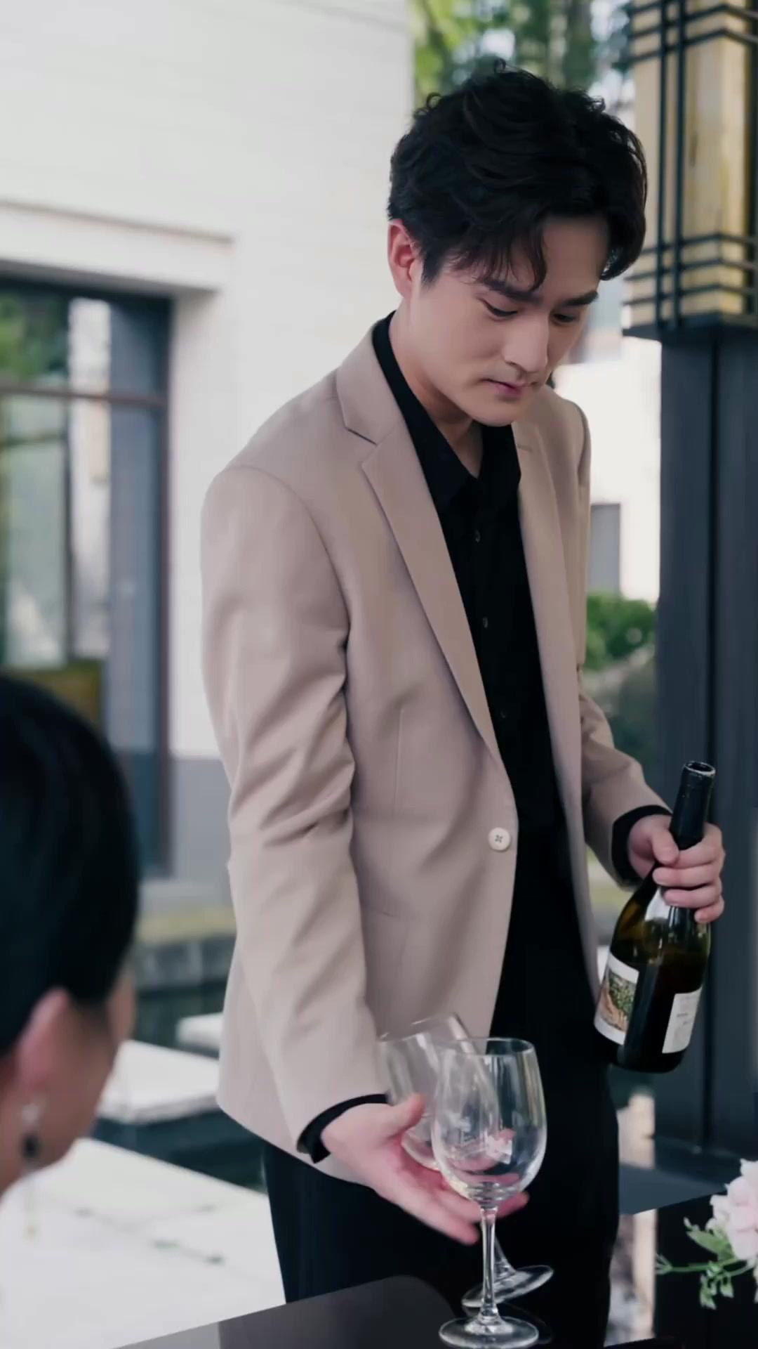 Rahasia Suamiku di Balik Pintu