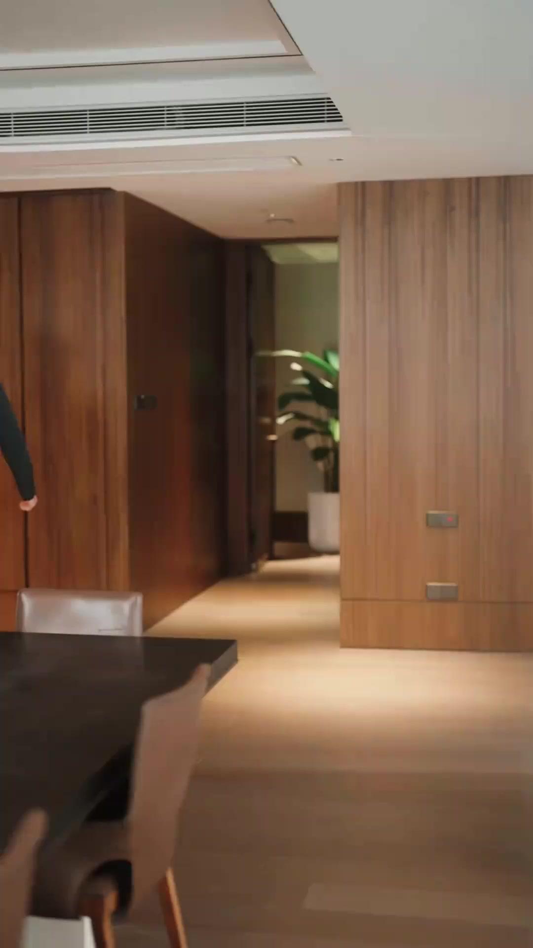 The Healing Girl and Her Devoted CEO