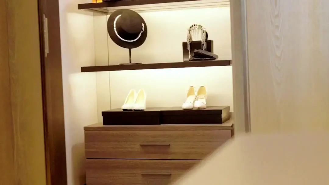 The Distance Between Cloud And Sea: The Language of Unopened Boxes