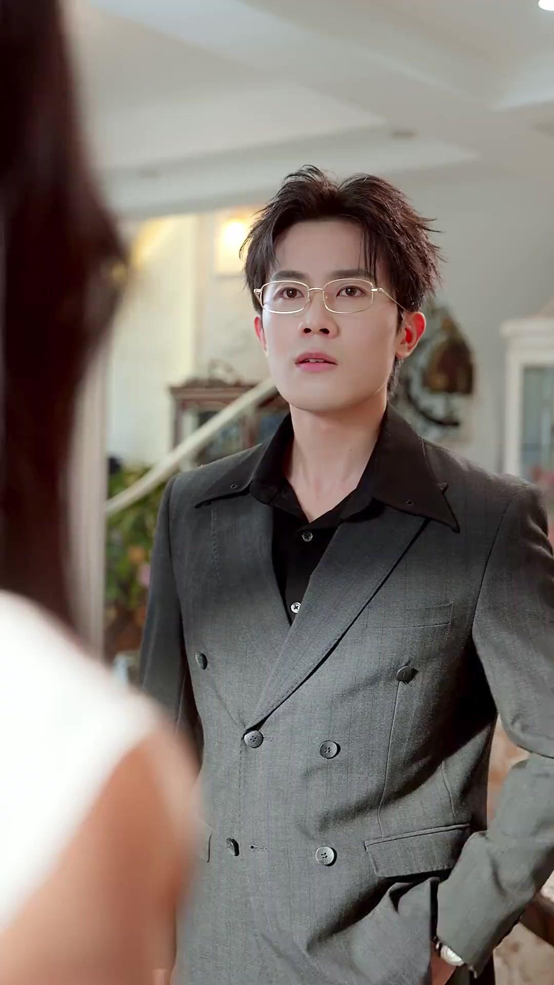 Chồng Mới Hay Ghen