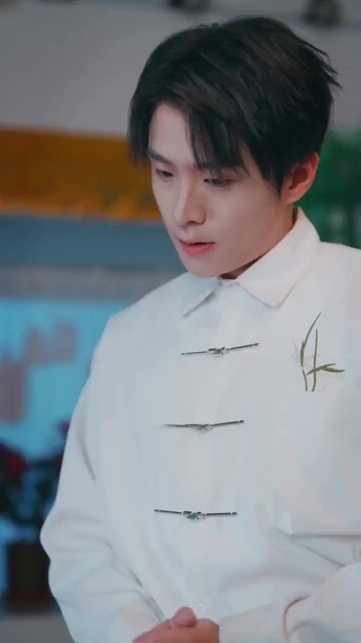  外界頂峰 30 級，我早已萬級封神