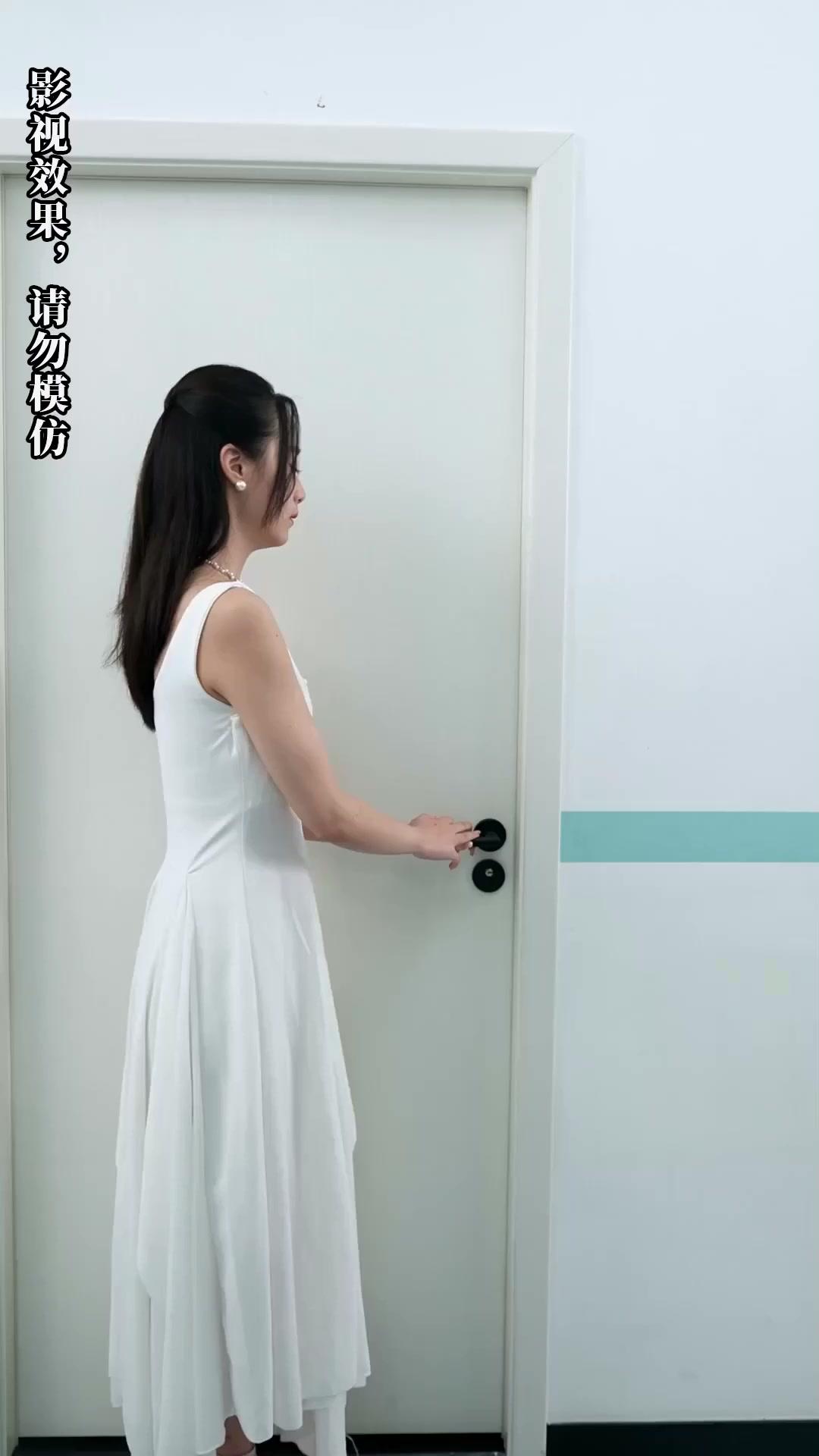 The Heiress and the Cold Billionaire