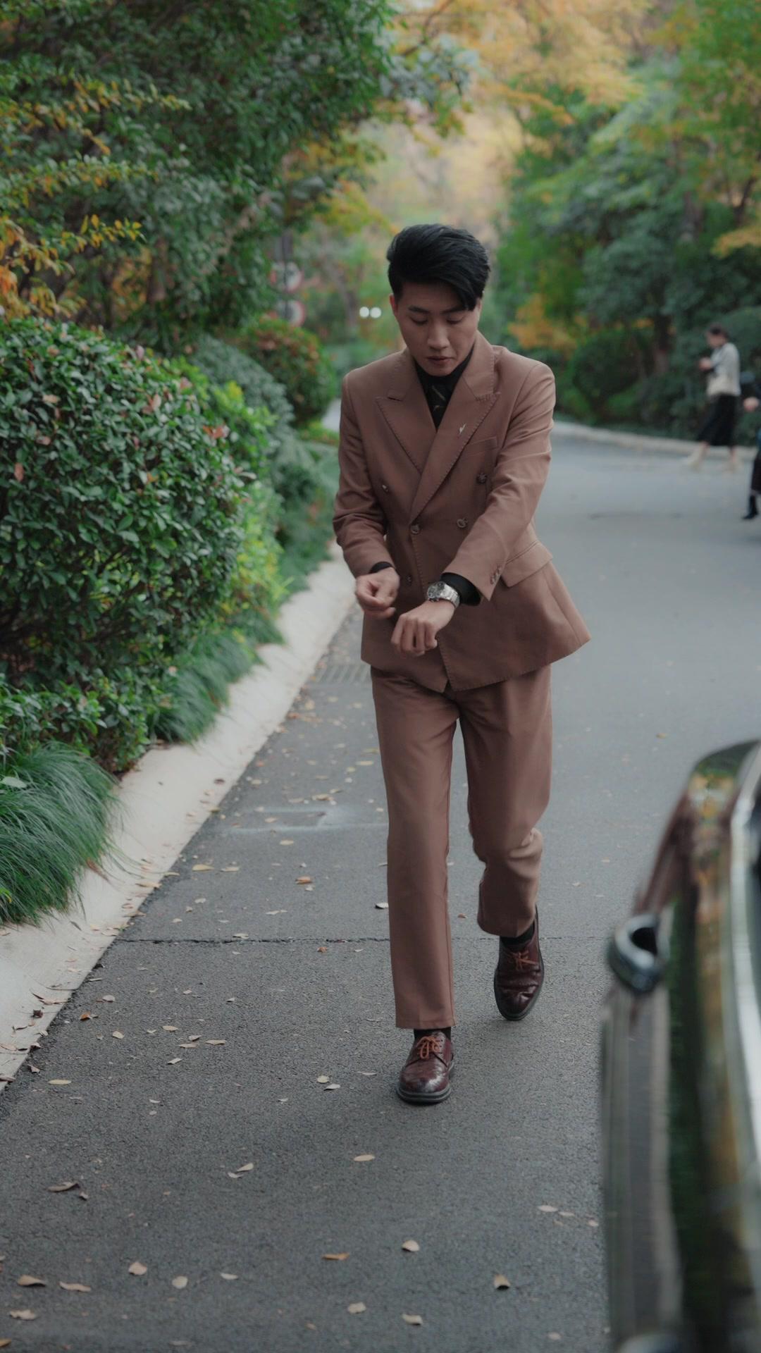 Boss Jatuh Cinta pada Pembantu