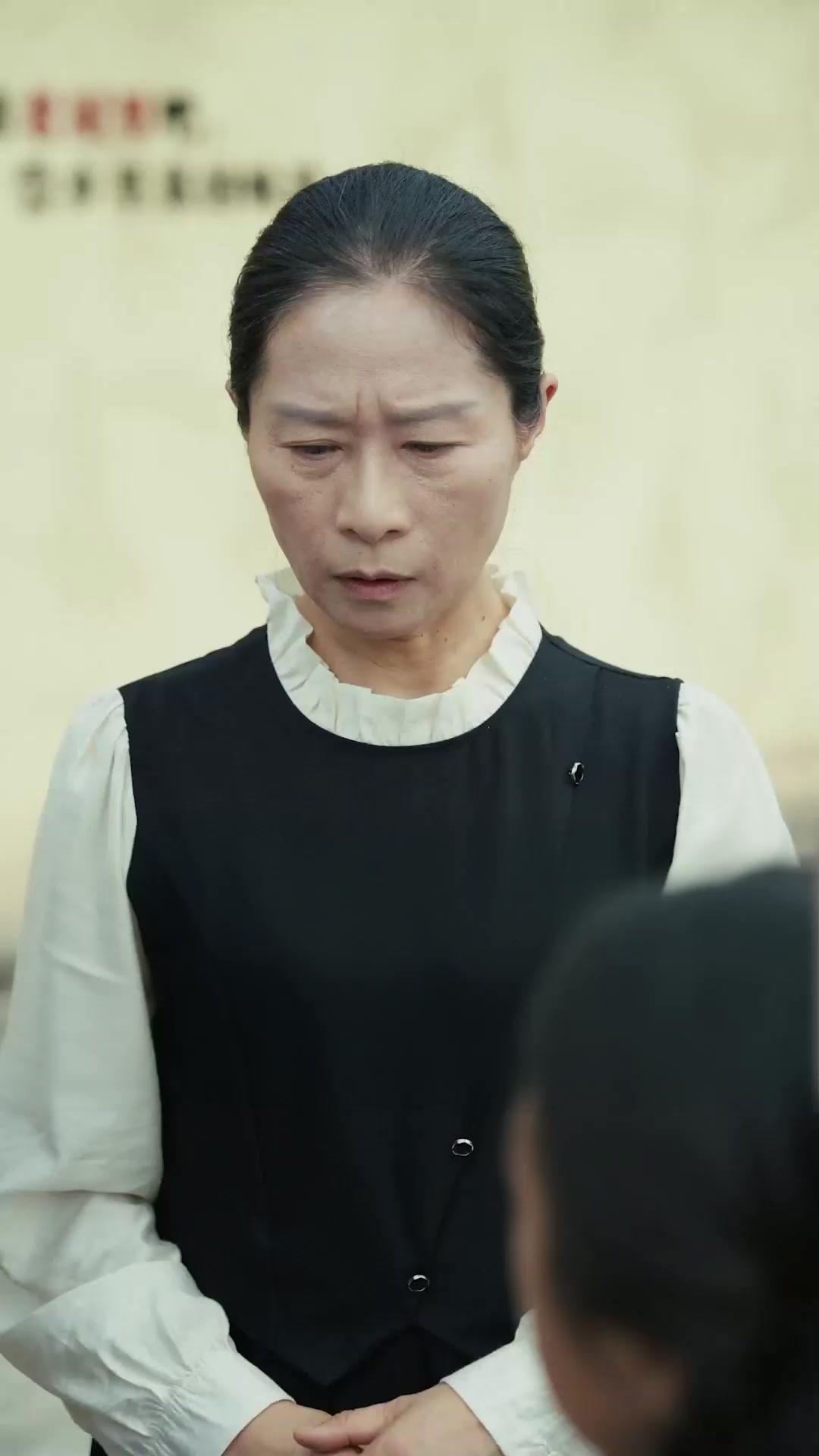 La pequeña criada es mi hija