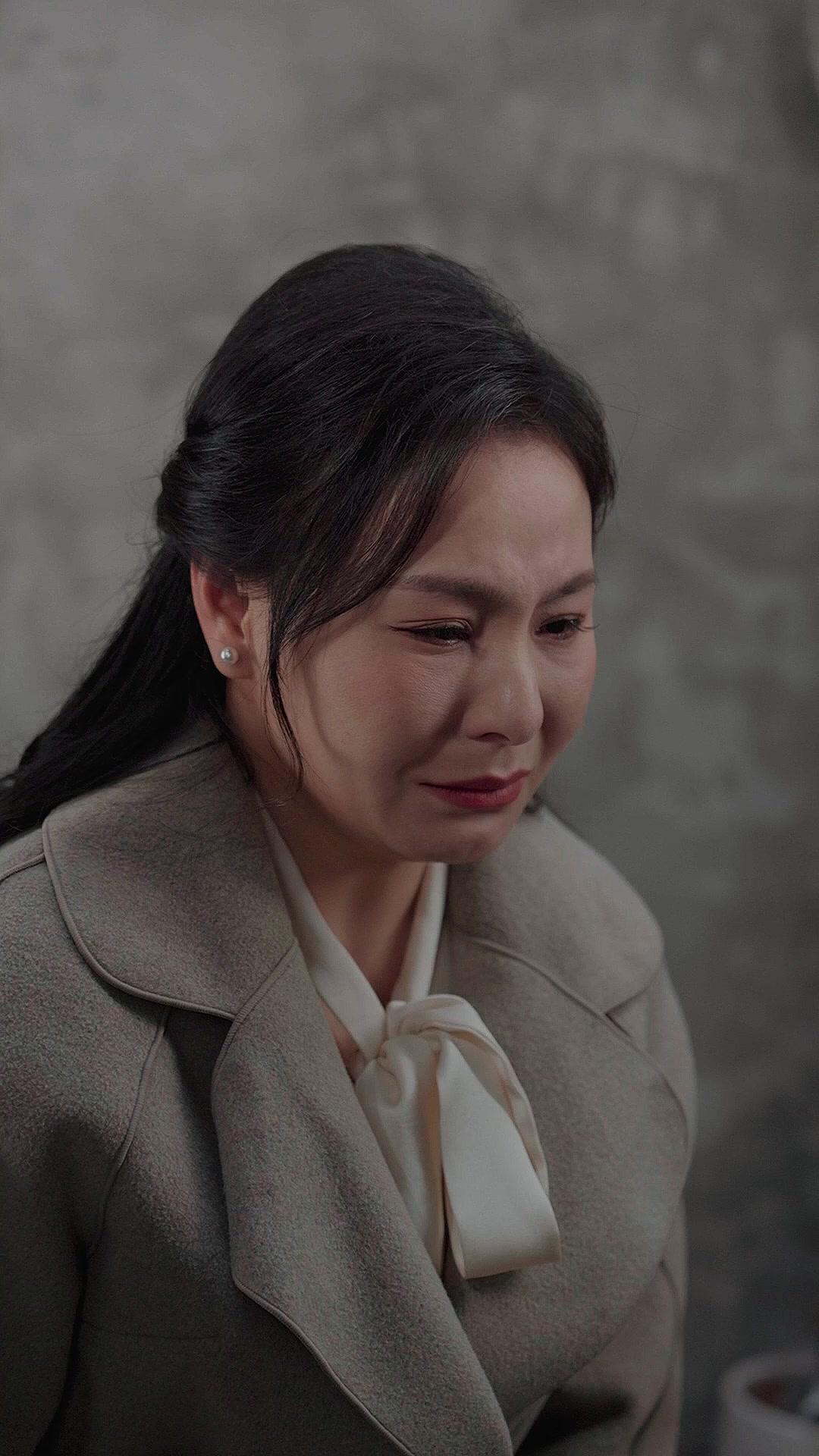 Silent Goodbye, Unseen Return