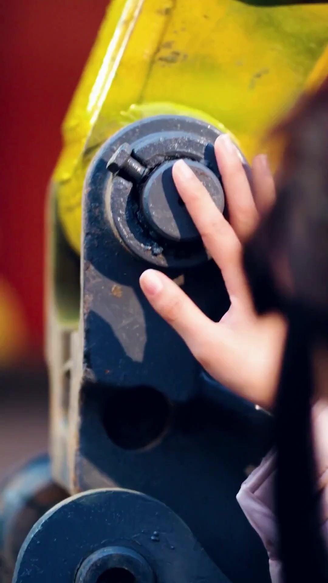 (Dubbed) My Three Women Just Buff Me!