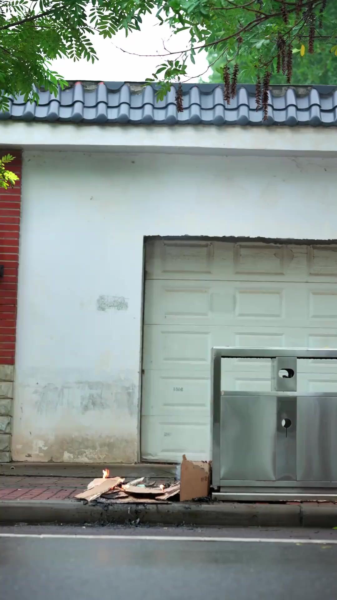 TROMPER UN GÉNIE ? SUICIDE !