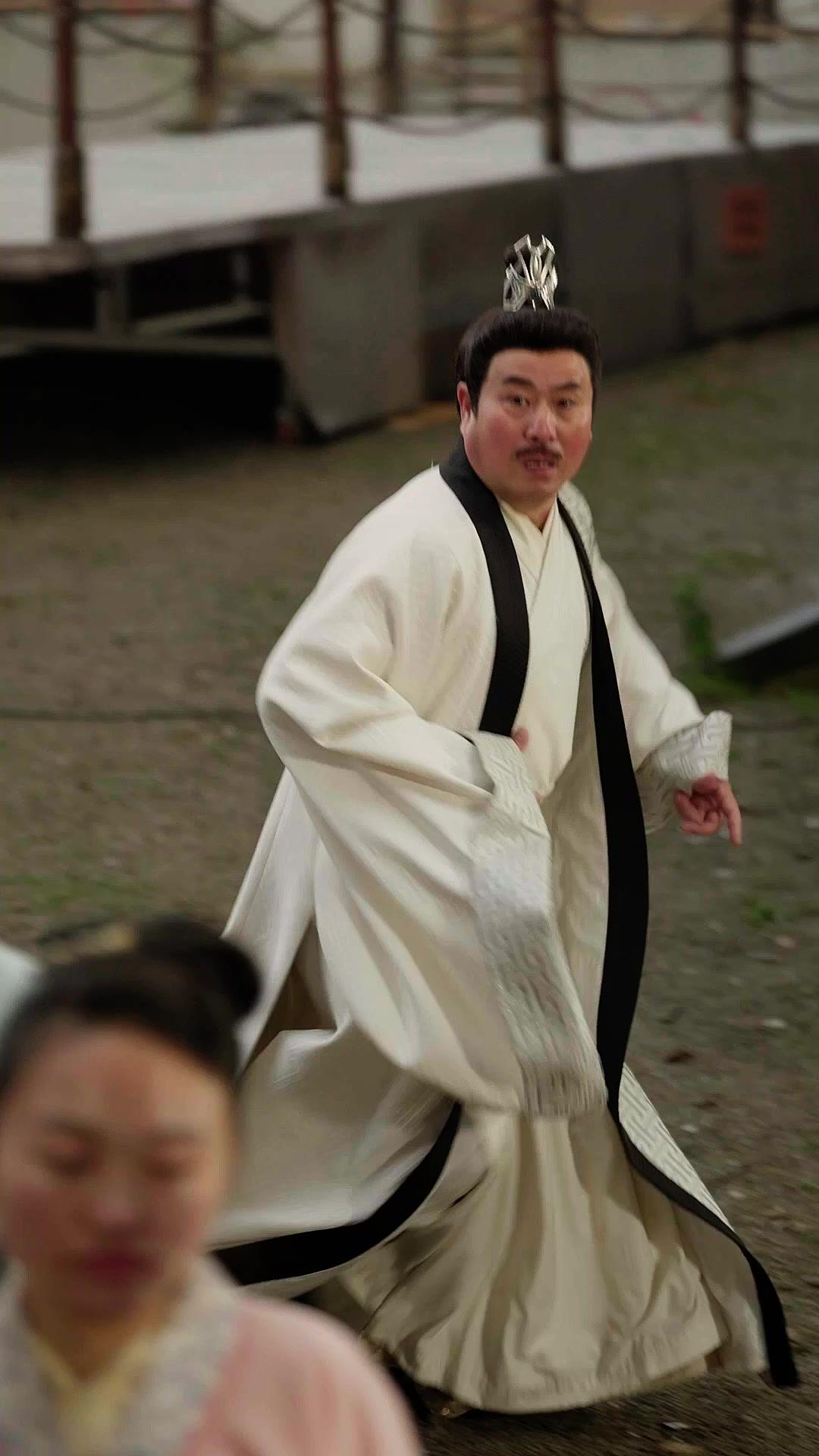 Die, die den Drachen trägt