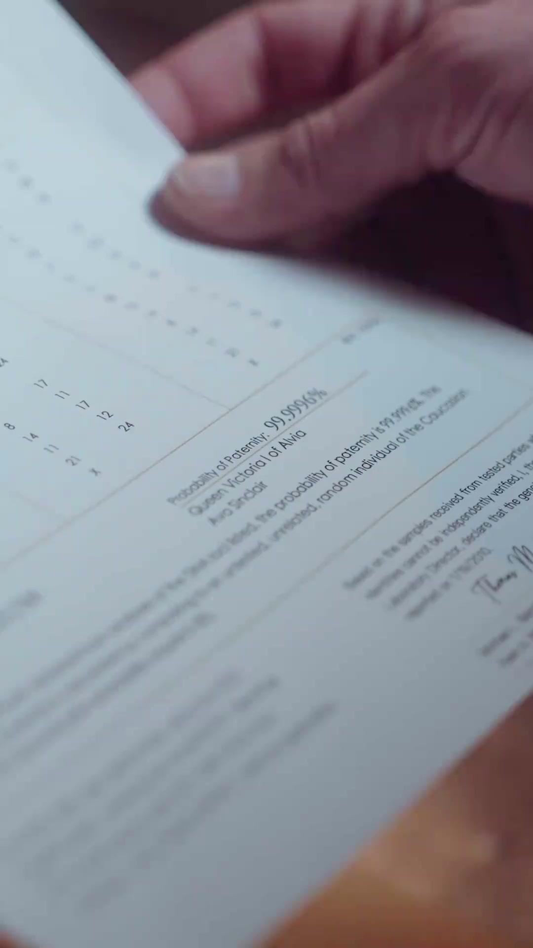 (Dublagem)A Coroa Além do Túmulo