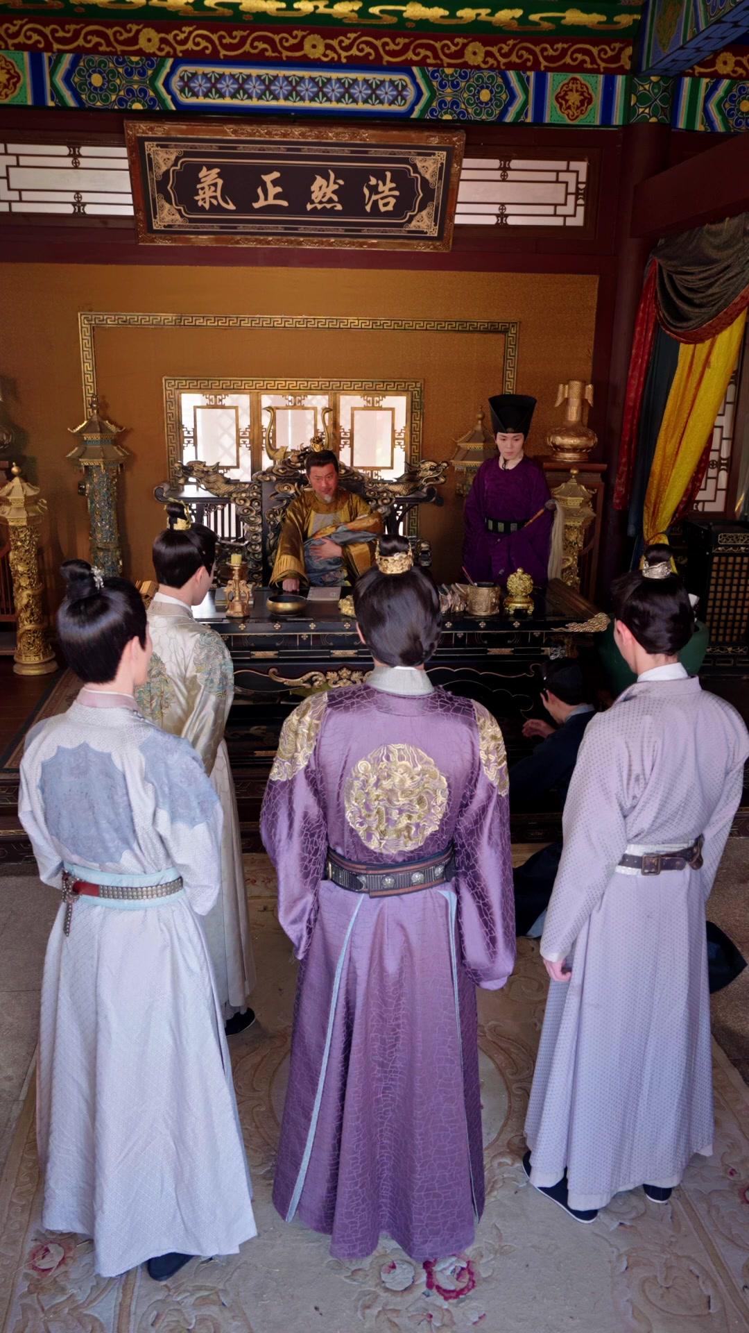 Seluruh Keluarga Mendengar Isi Hatiku