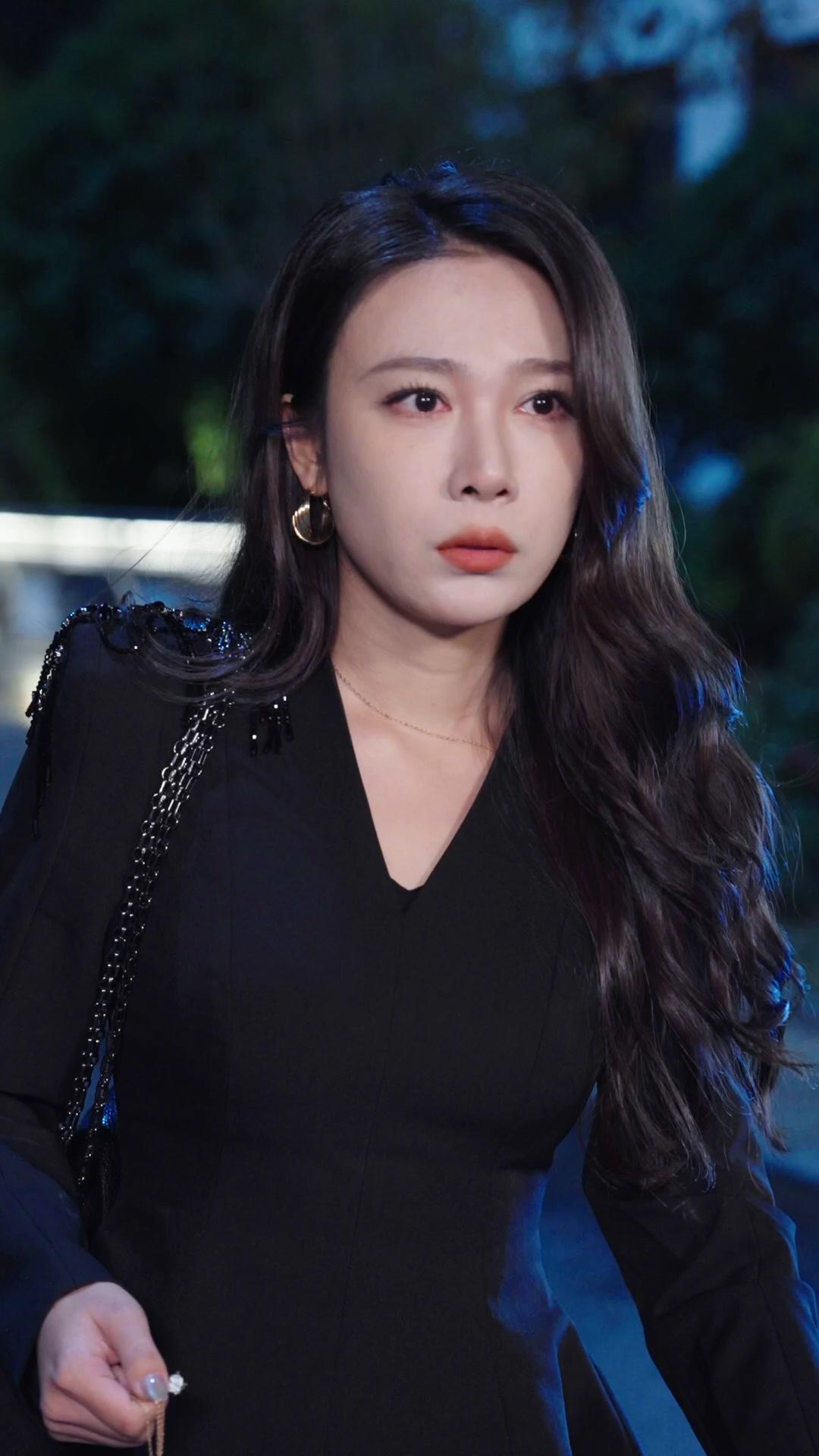 Ex, Beware: My Bonus Sister Has My Back