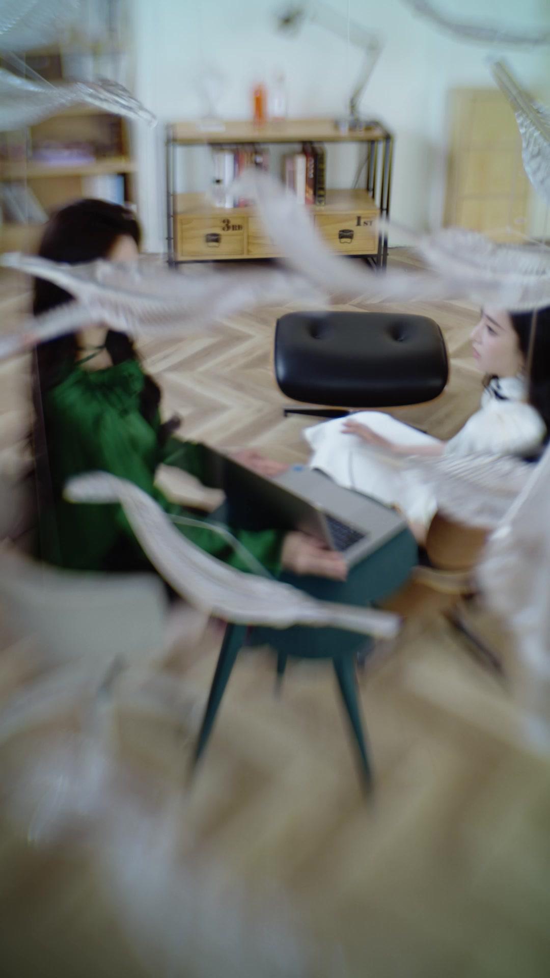 불꽃 뒤에 숨은 나