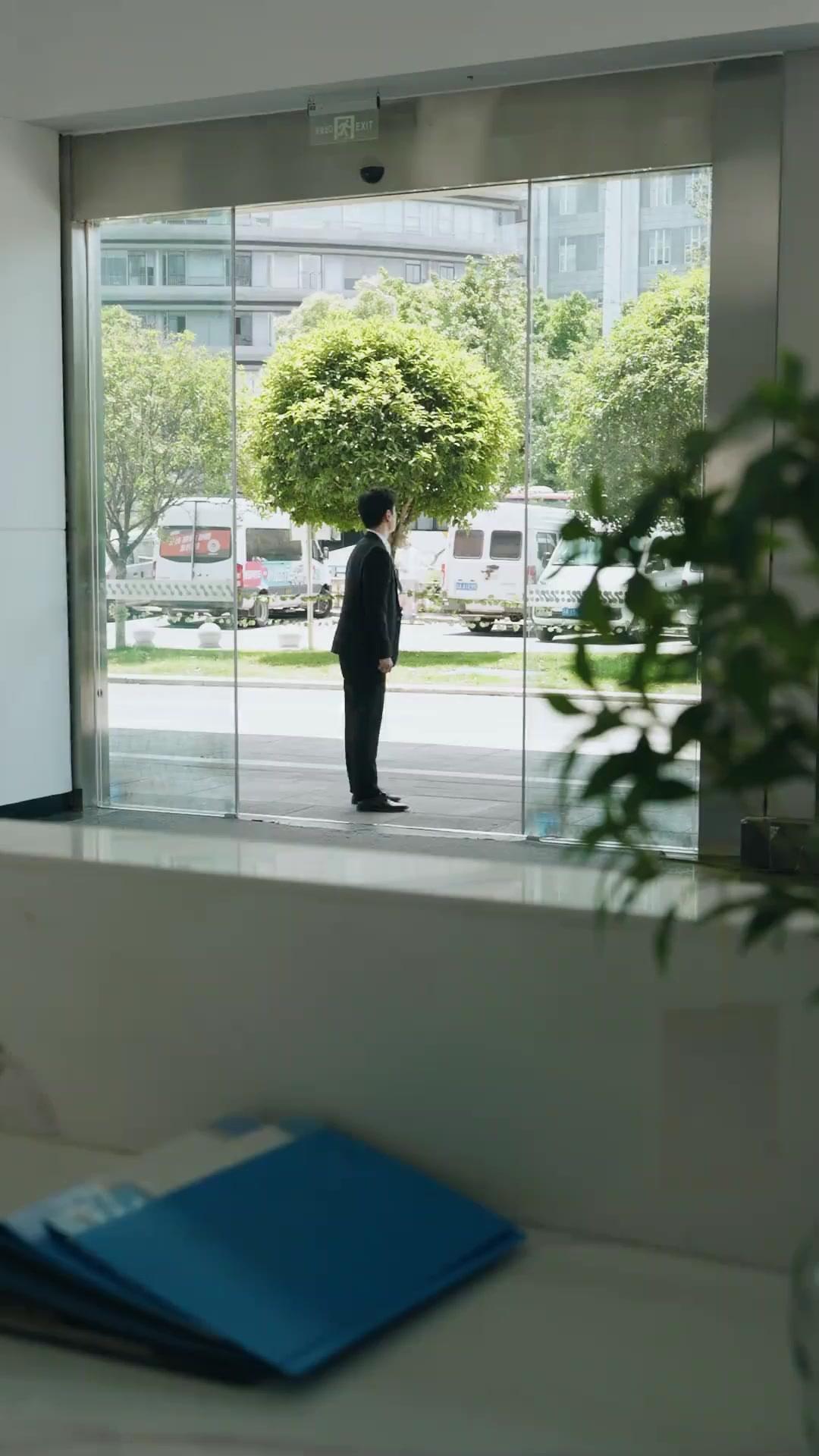 가면 아래의 진실