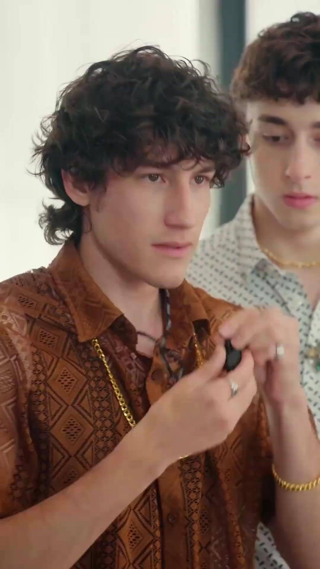 (Doblado)Mi mamá es agente de élite