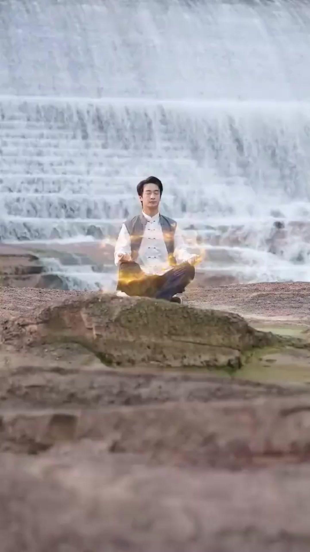 لا تقلقي يا رئيستي، فأنا الطبيب المحارب