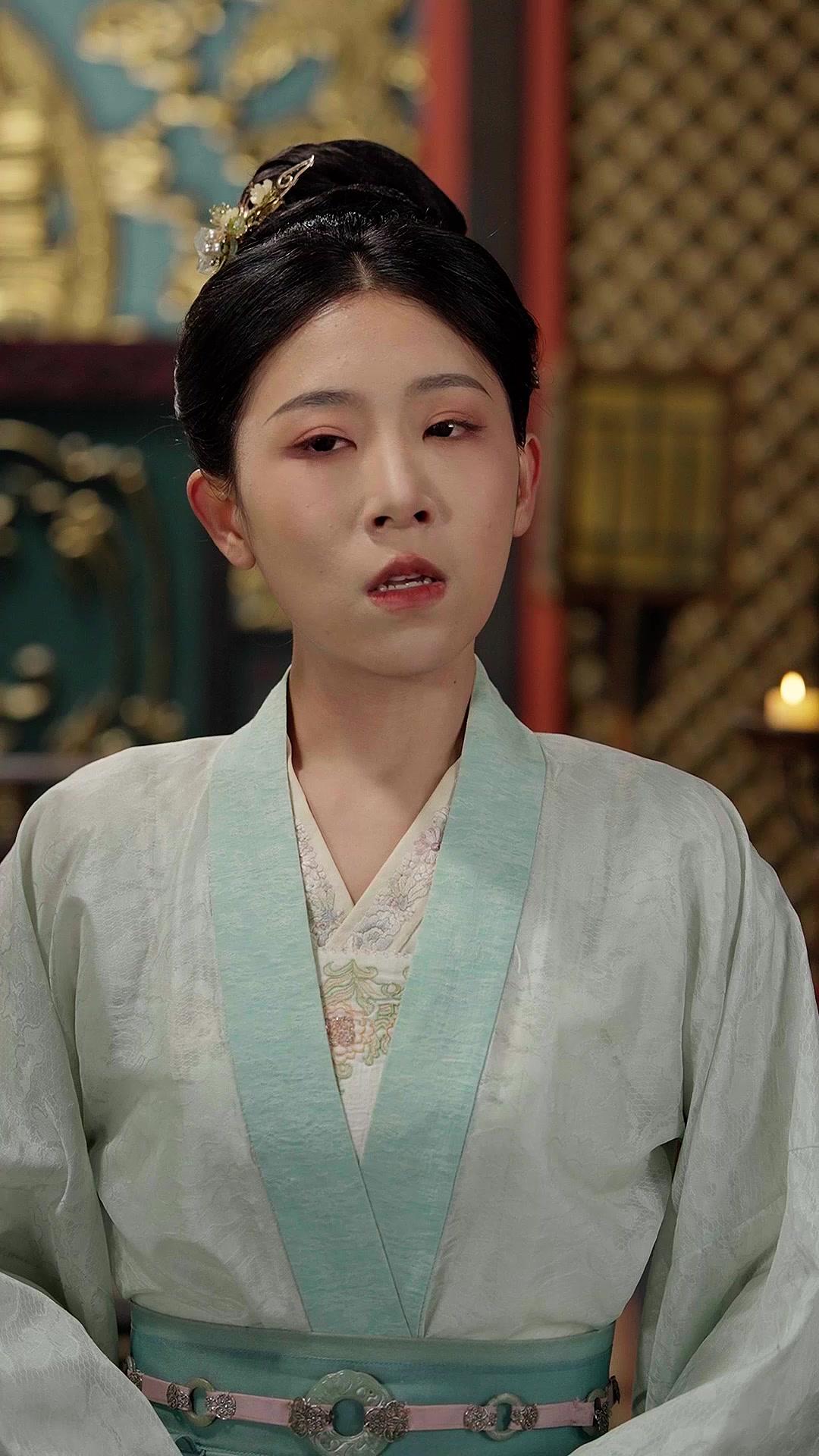 Catch Her, Your Majesty!