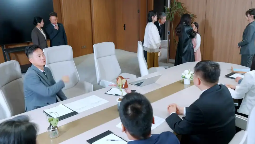 (Dublajlı) Gerçek Anne Sahte Anneyi Parçalıyor: Ofisdeki İhanet ve Bir Çocuğun Gözünden Gerçek