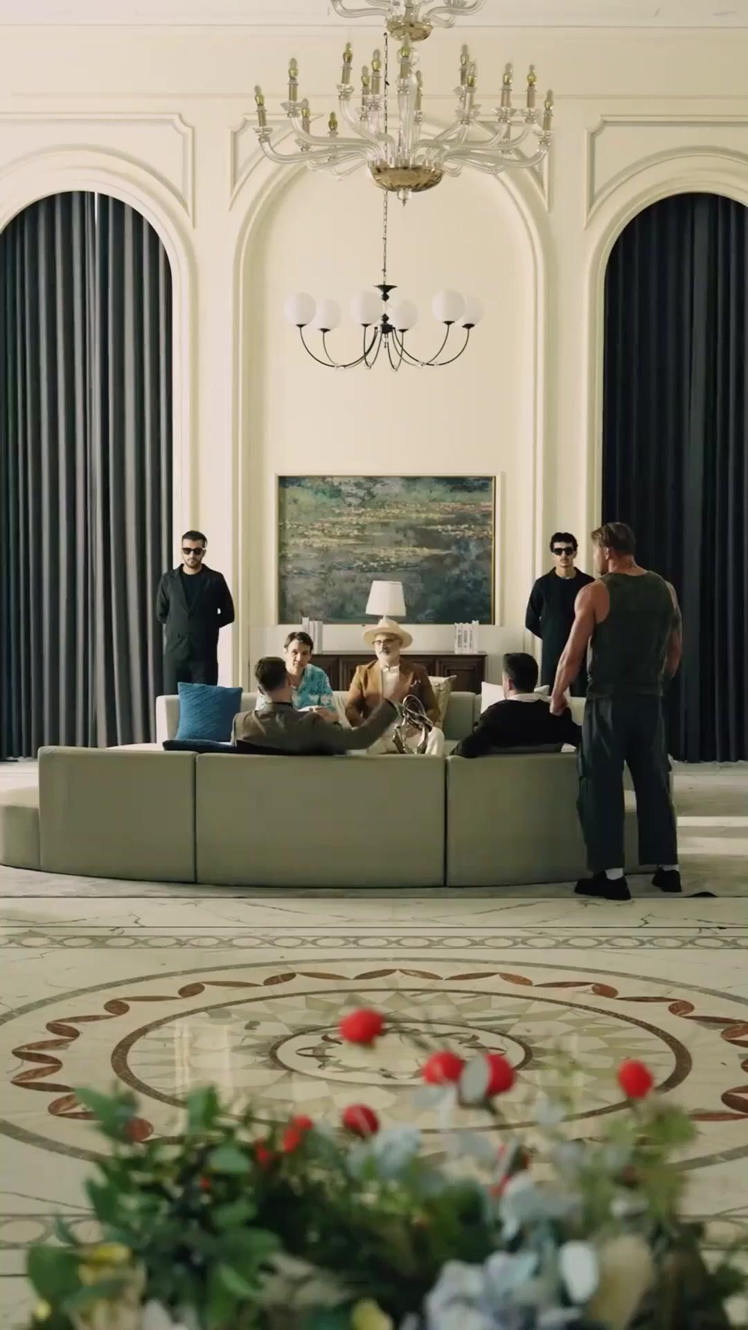 (Doblado) Los puños del engaño