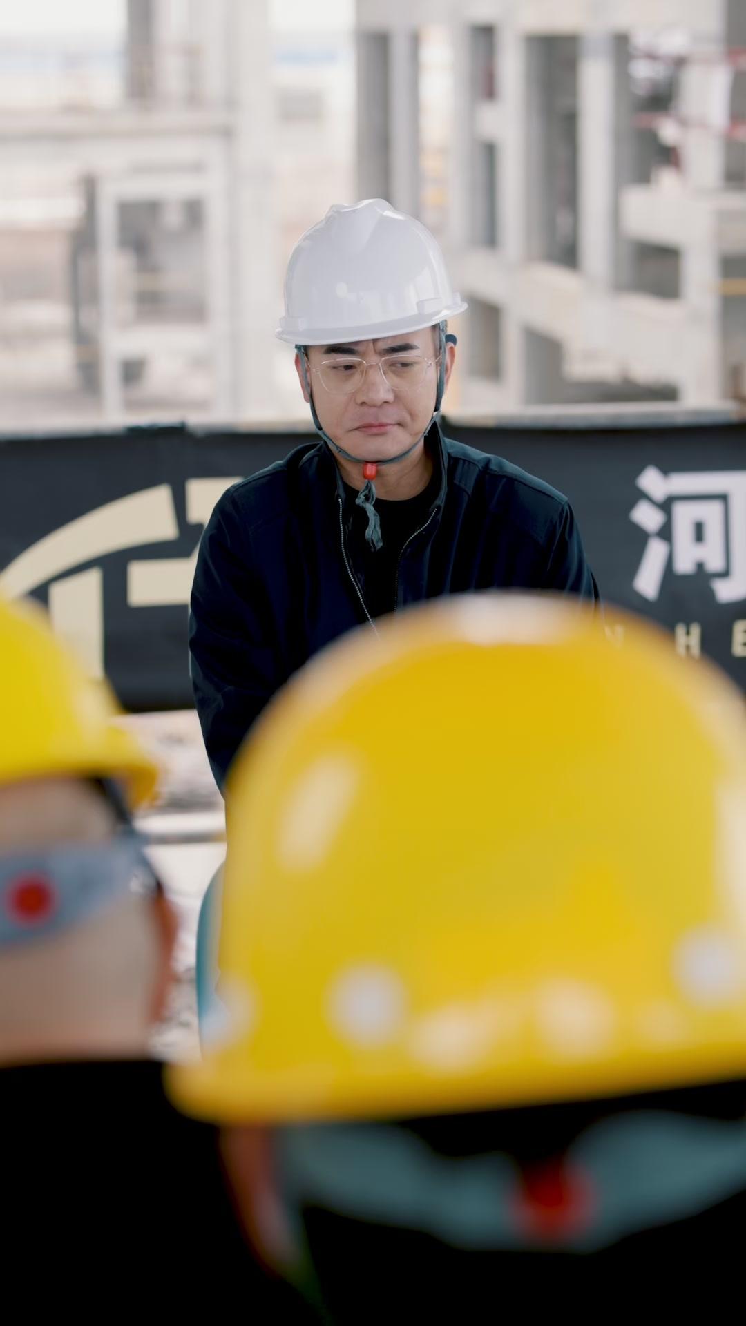 ¡El heredero tomará cartas!