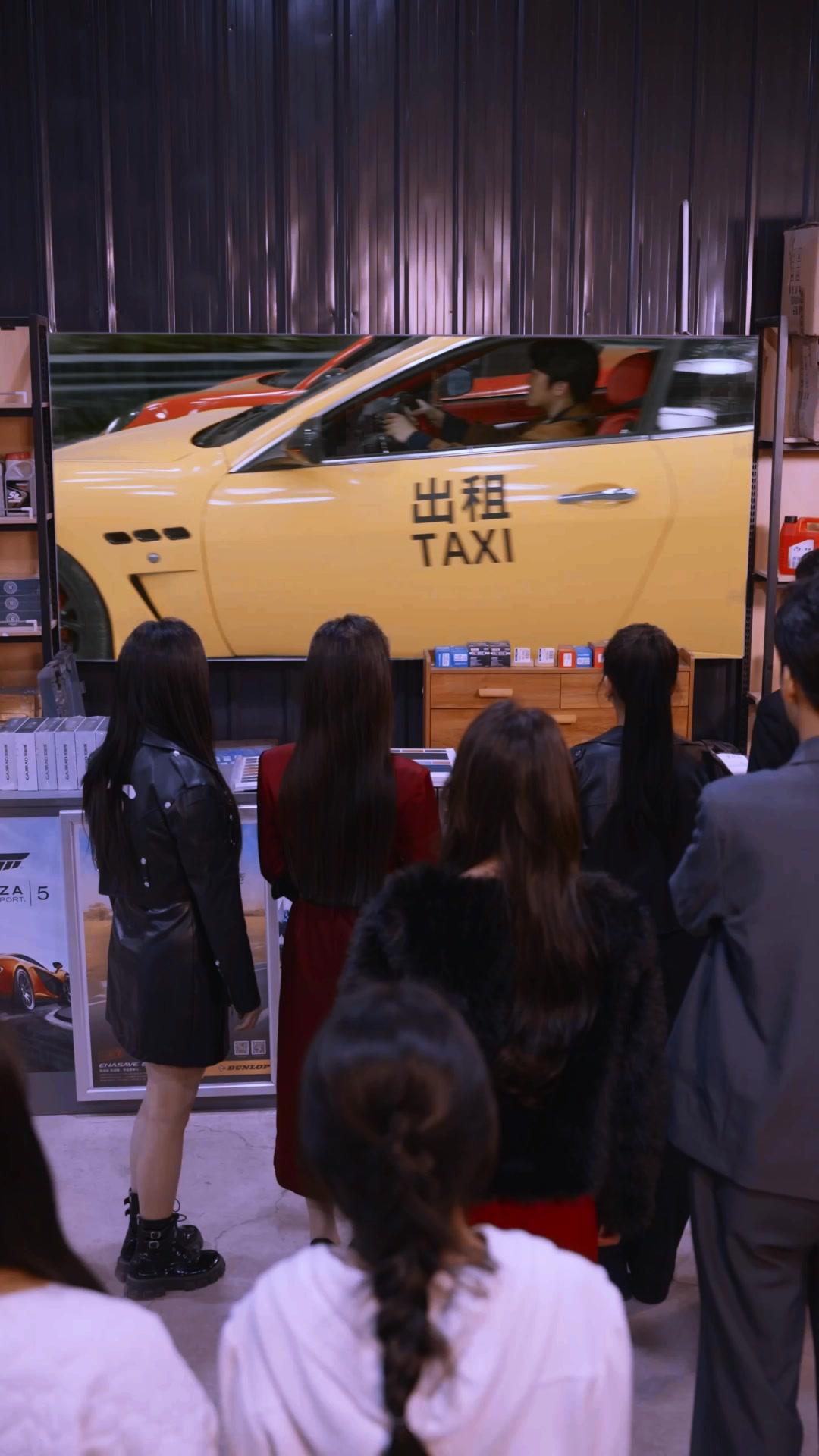 LE DIEU DE LA ROUTE EN TAXI