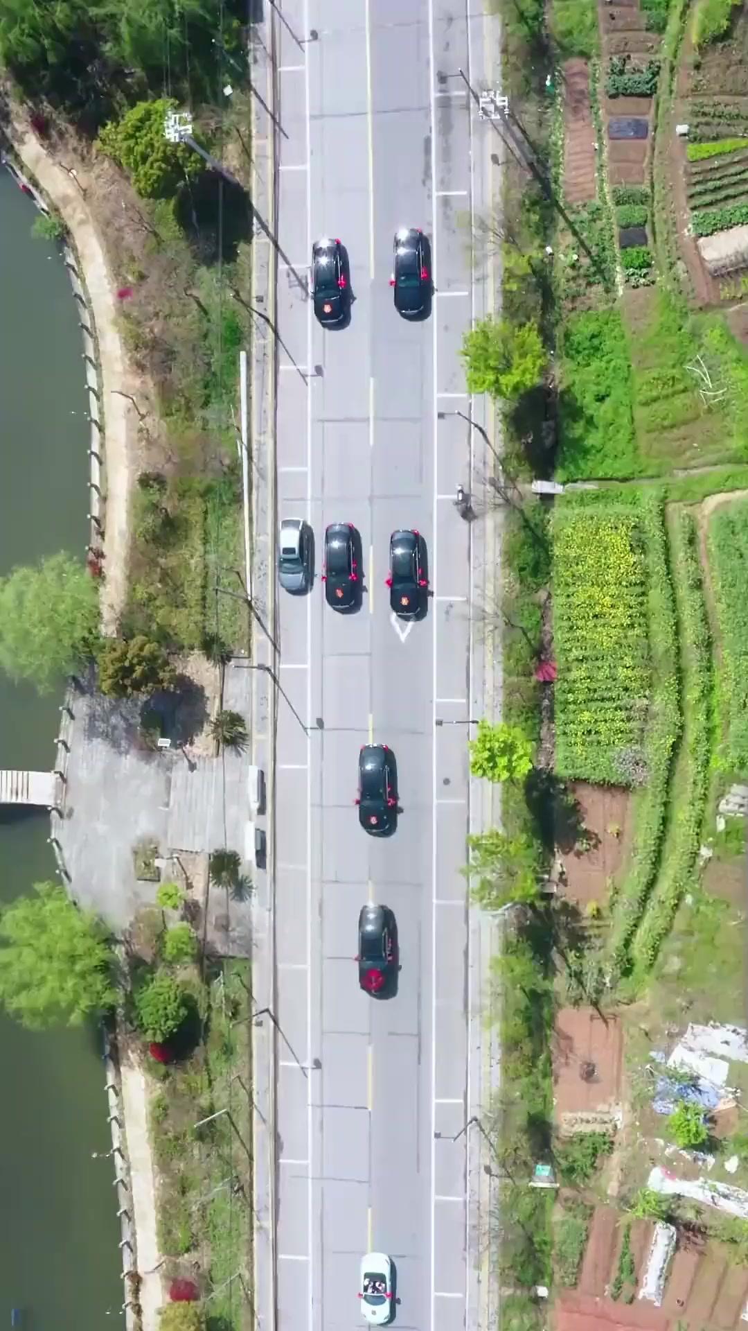 (吹き替え) 貢いで、貢いで、成り上がれ