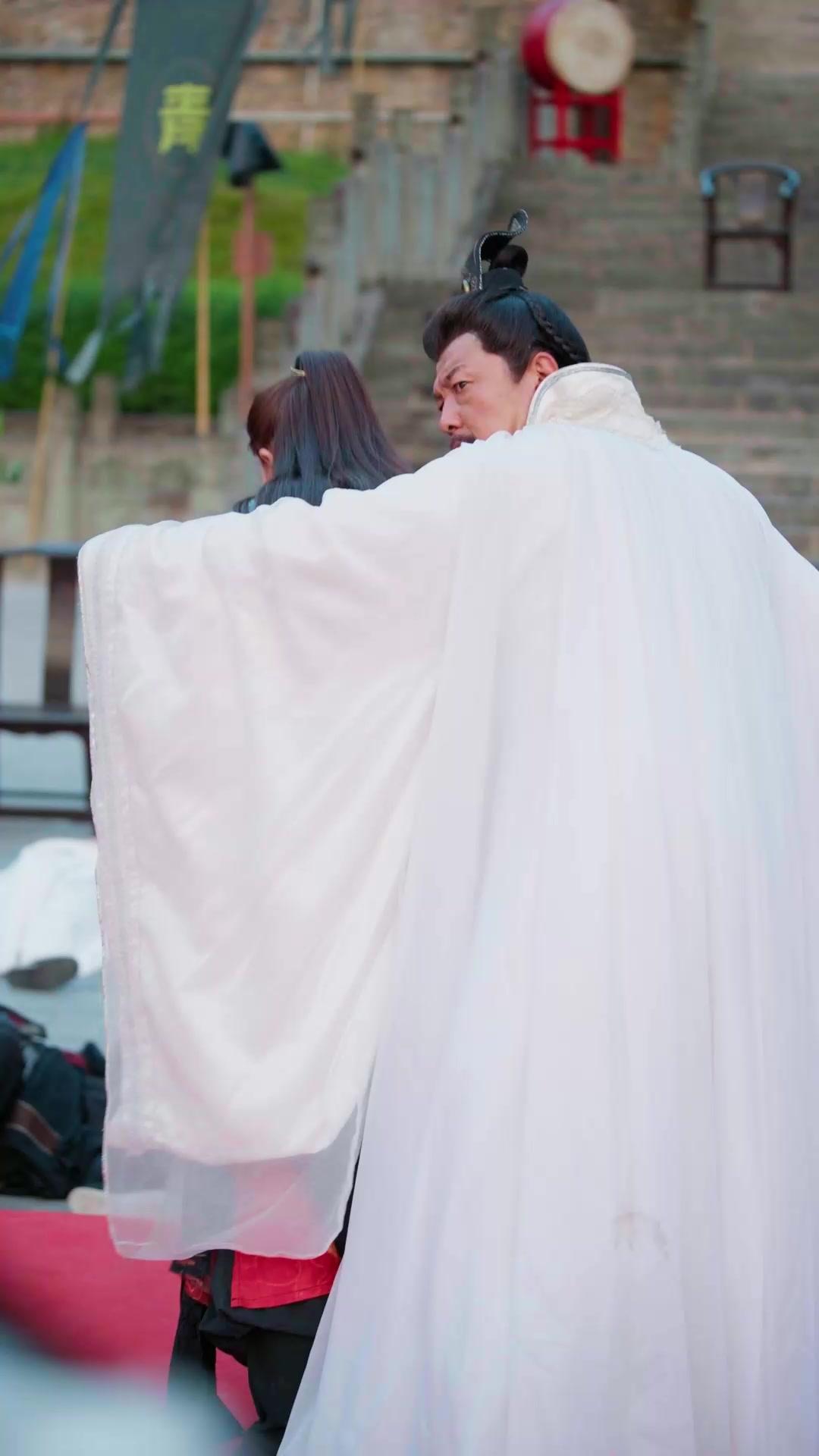 Bajo la máscara del inútil