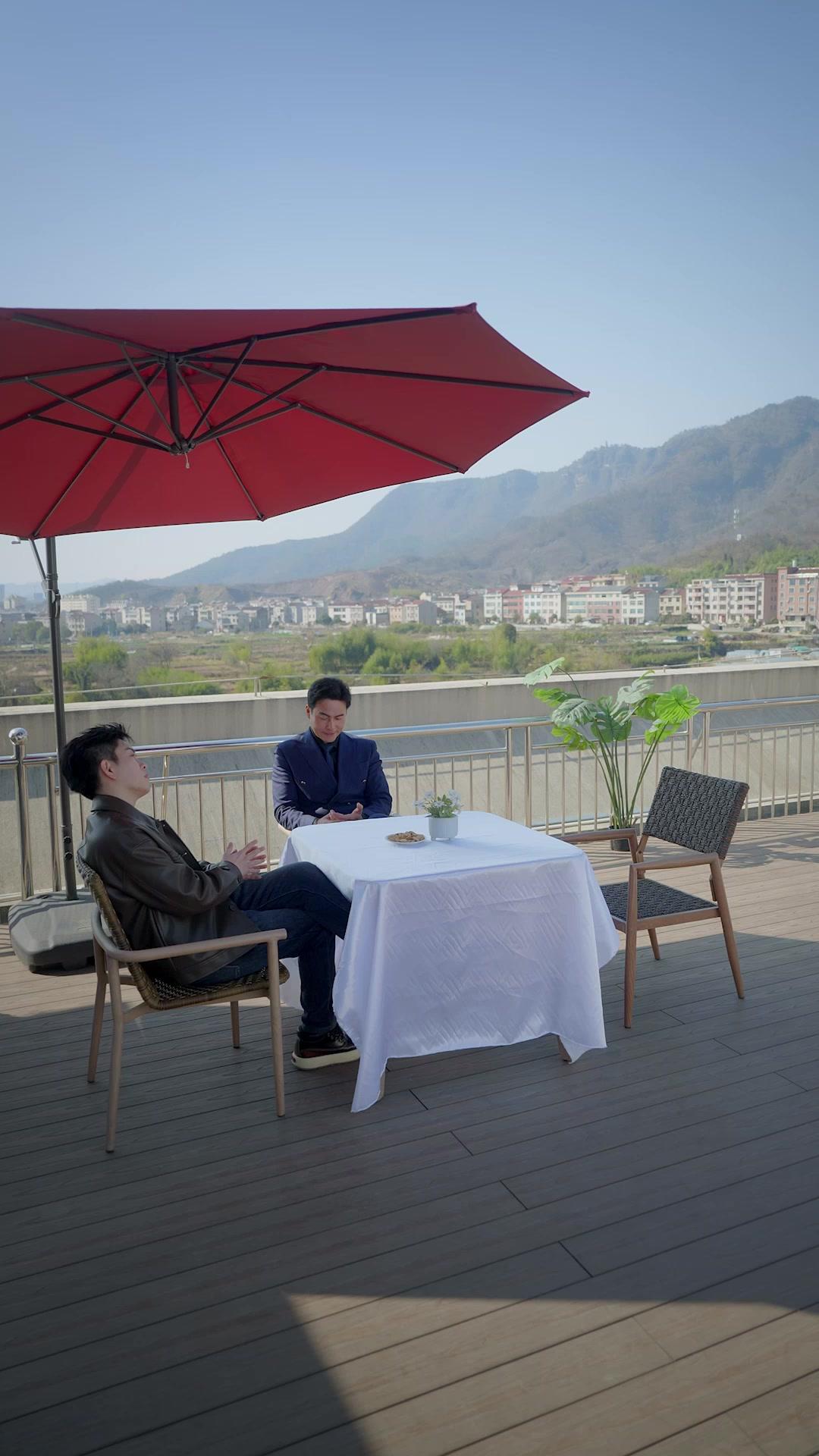 Terlalu Memanjakannya