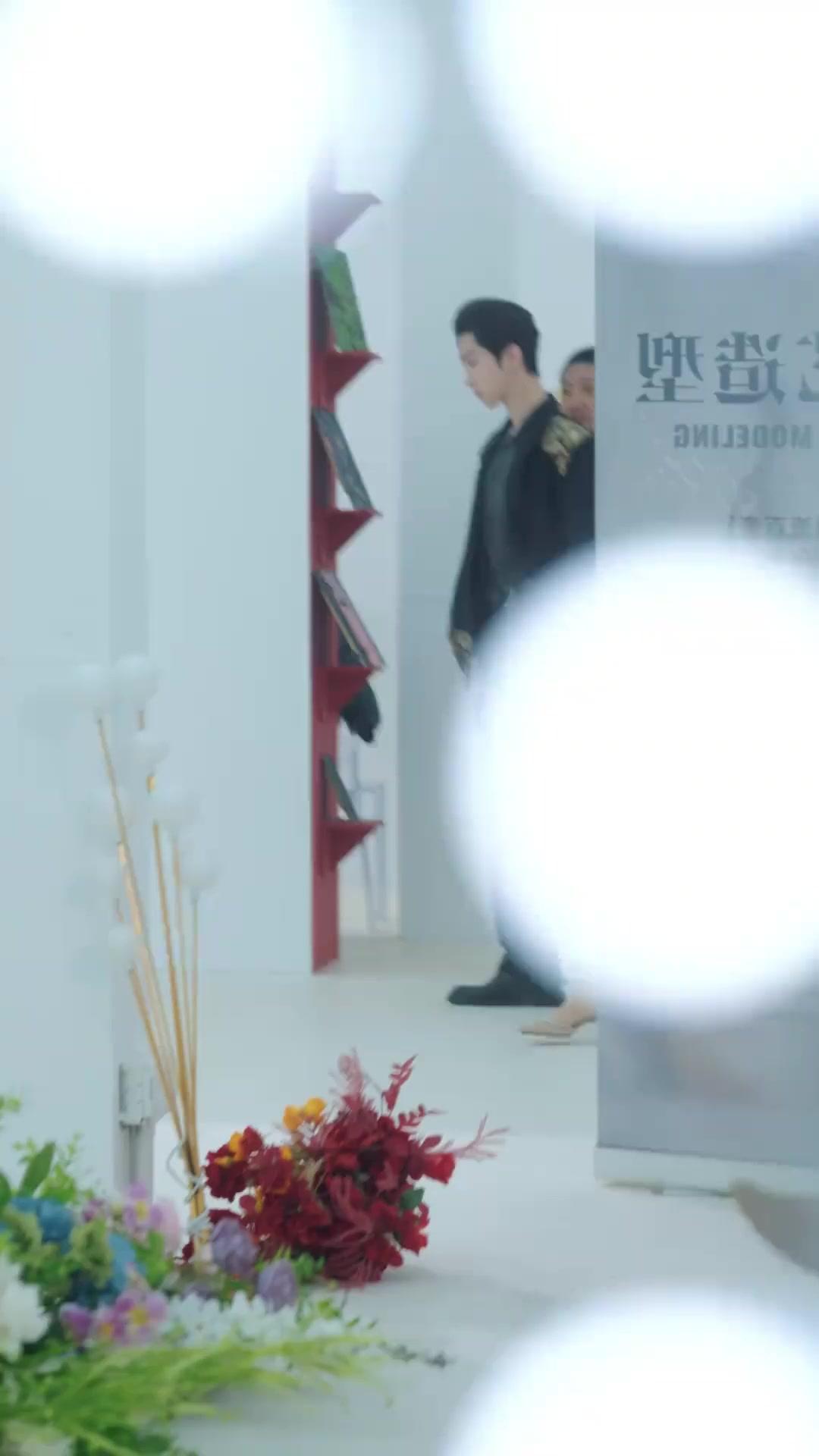 Presa no Seu Amor, Sr. Rocha