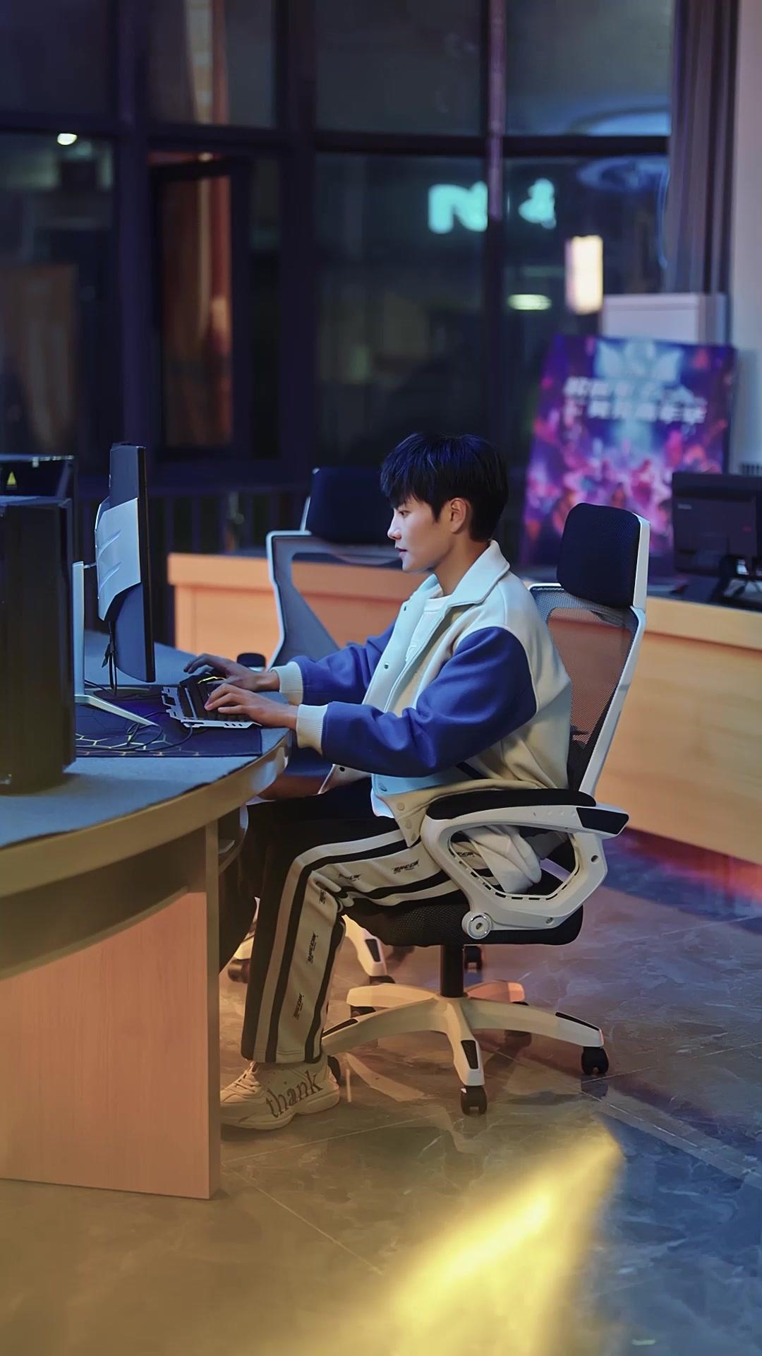 白月光棄我如敞履我選校花你哭啥