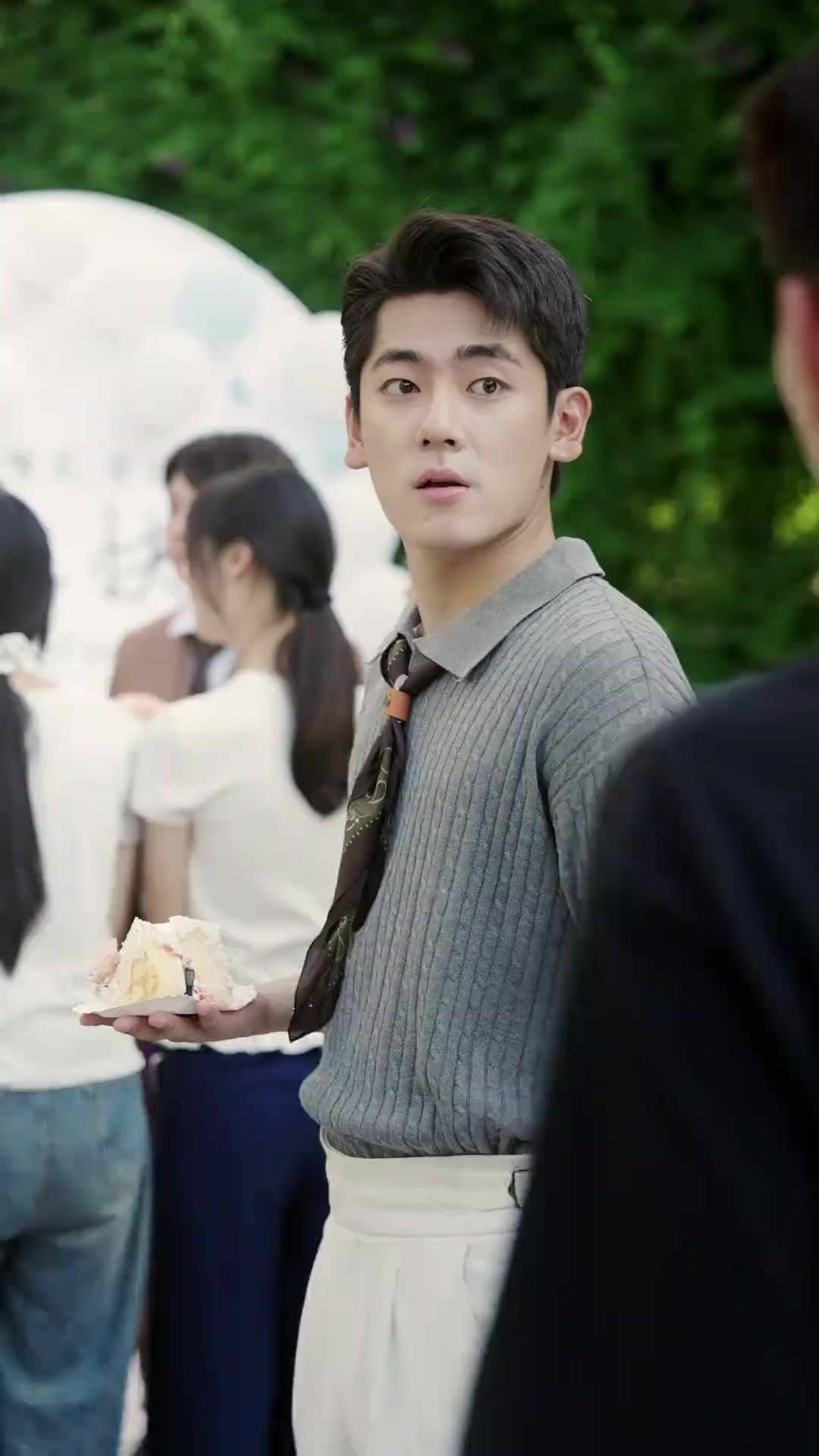 (Dublagem)Da Sombra à Rainha